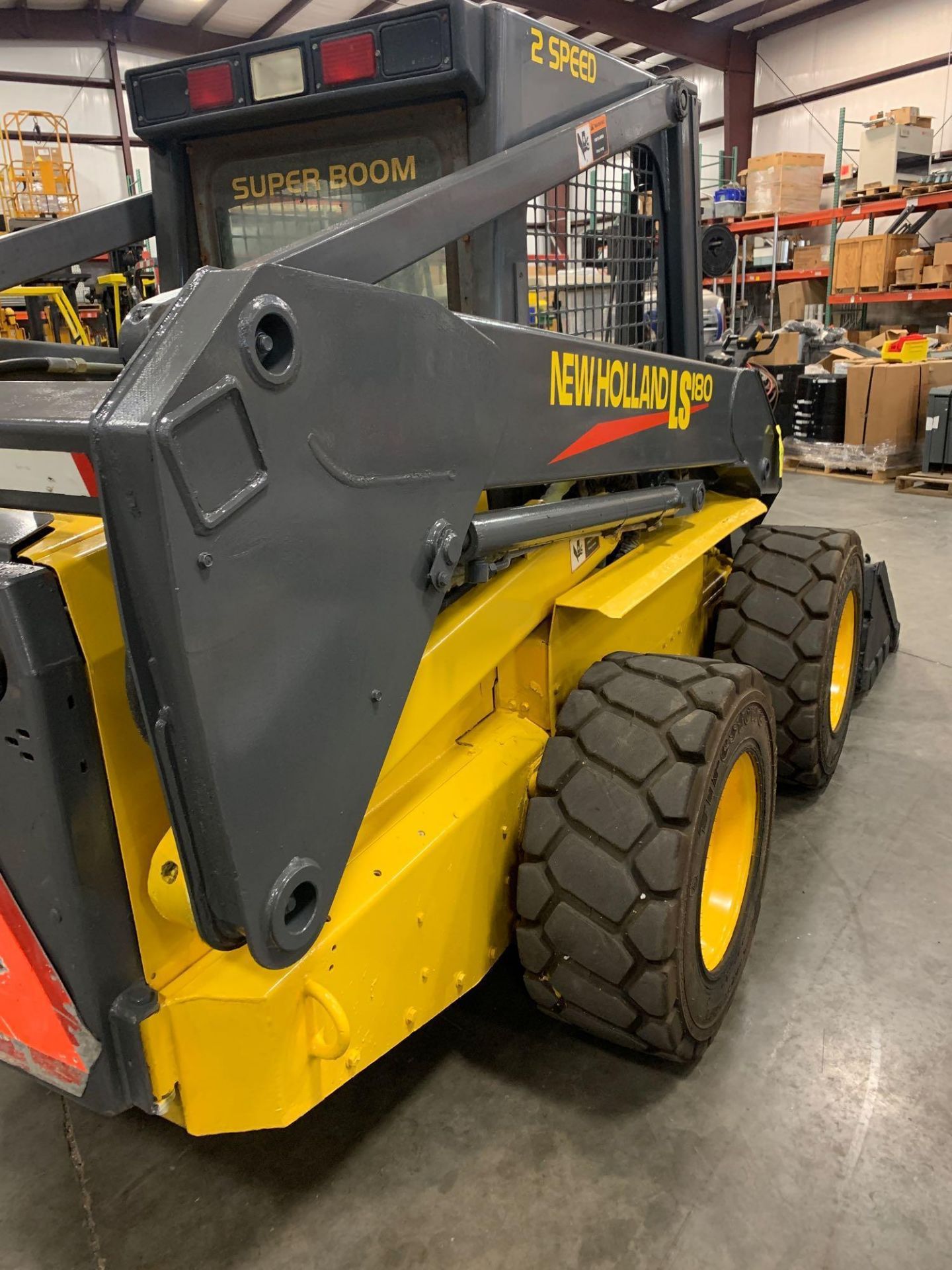 NEW HOLLAND LS180 SKID STEER, DIESEL POWERED, 2-SPEED, SUPERBOOM, 72” BUCKET, RUNS AND OPERATES - Image 5 of 8