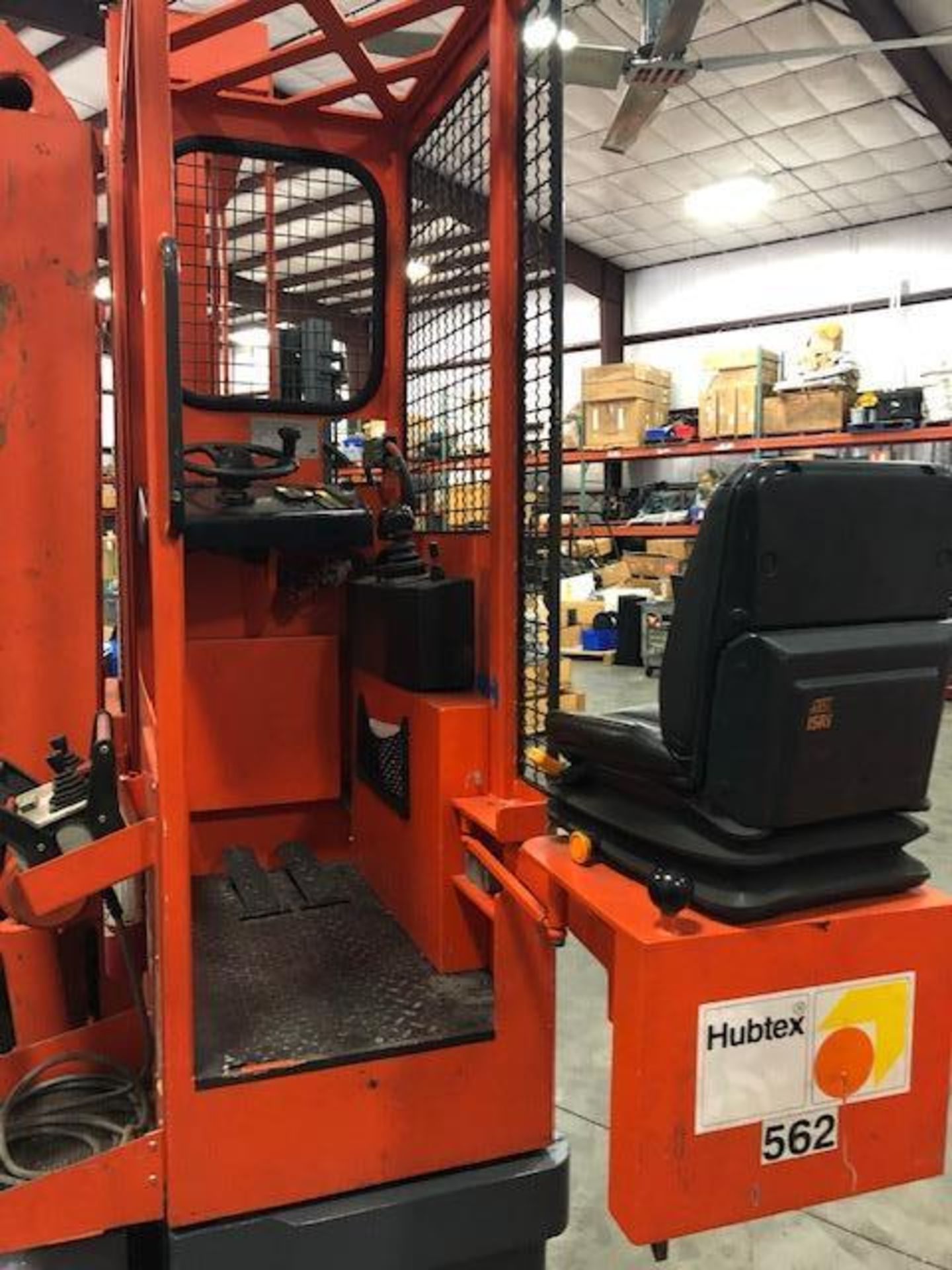 HUBTEX ELECTRIC FORKLIFT W/ROTATING TIRES FOR MULTI-DIRECTIONAL DRIVING - Image 13 of 17