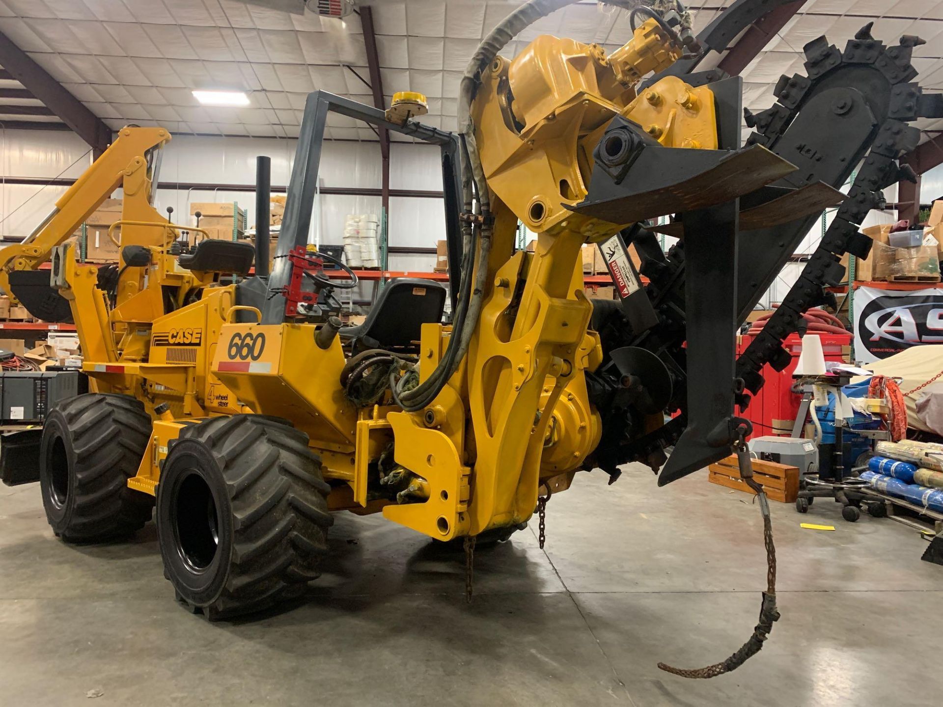 CASE 660 VIBRATING CABLE PLOW/TRENCHER WITH BACKHOE, PUSH BLADE, DIESEL POWERED, 4 WHEEL STEERING - Image 5 of 9