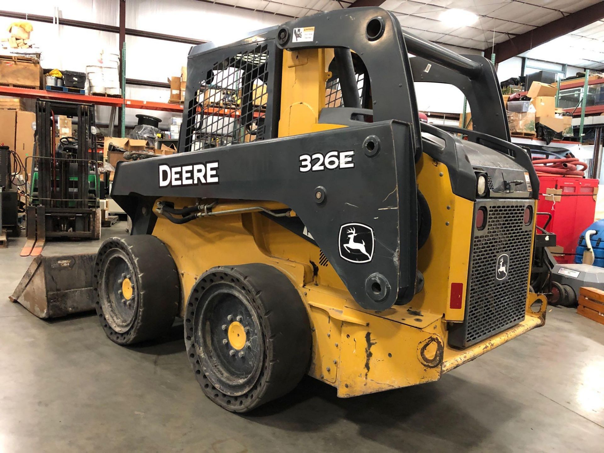 2016 JOHN DEERE 326E SKID STEER, 2 SPEED, DIESEL, 84" BUCKET, RUNS AND OPERATES - Image 4 of 9