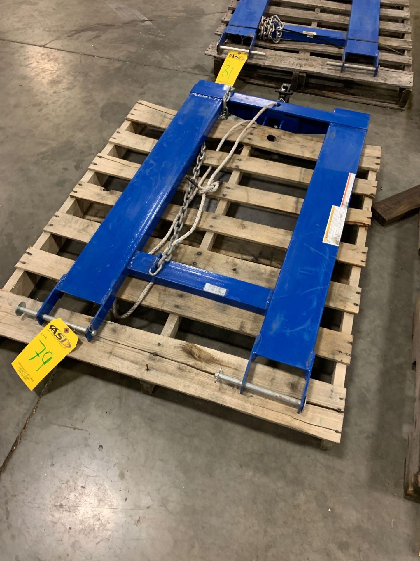 UNUSED VESTIL FORKLIFT ATTACHMENT, HOOK-BASE-44, 4000 LBS CAP. W/ PINTLE HITCH