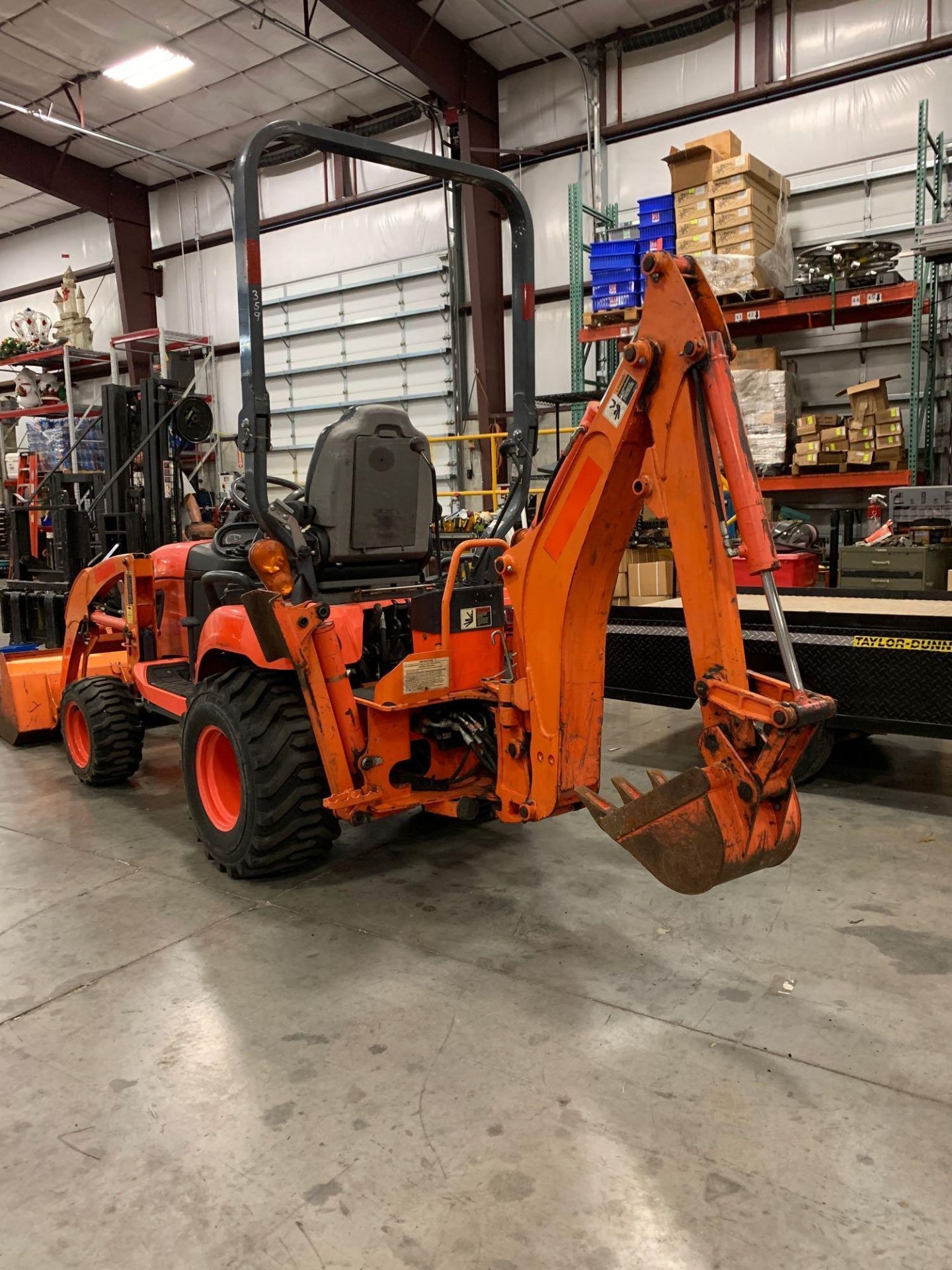 2014 KUBOTA BX25DLB 4X4 TRACTOR WITH BACKHOE AND LOADER, DIESEL, ONLY 102 HOURS - Image 2 of 8