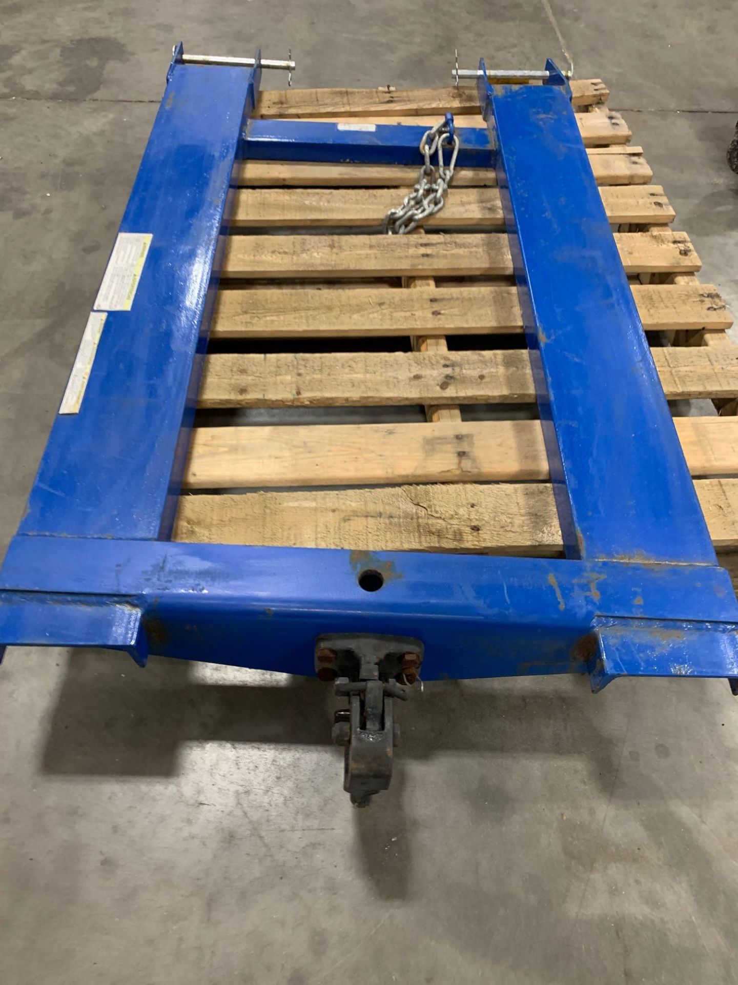 UNUSED VESTIL FORKLIFT ATTACHMENT, HOOK-BASE-44, 4000 LBS CAP. W/ PINTLE HITCH