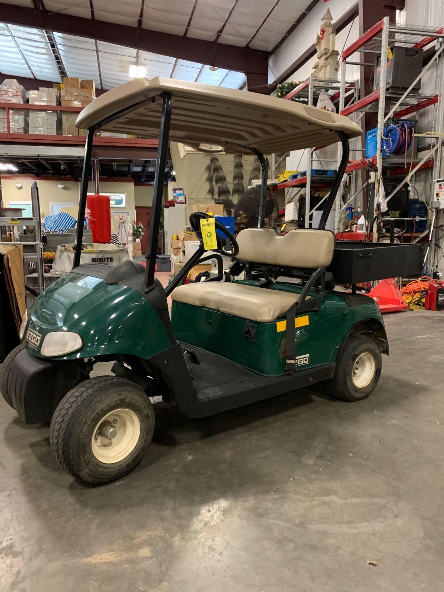 EZ-GO RXV ELECTRIC GOLF CART RUNS AND OPERATES