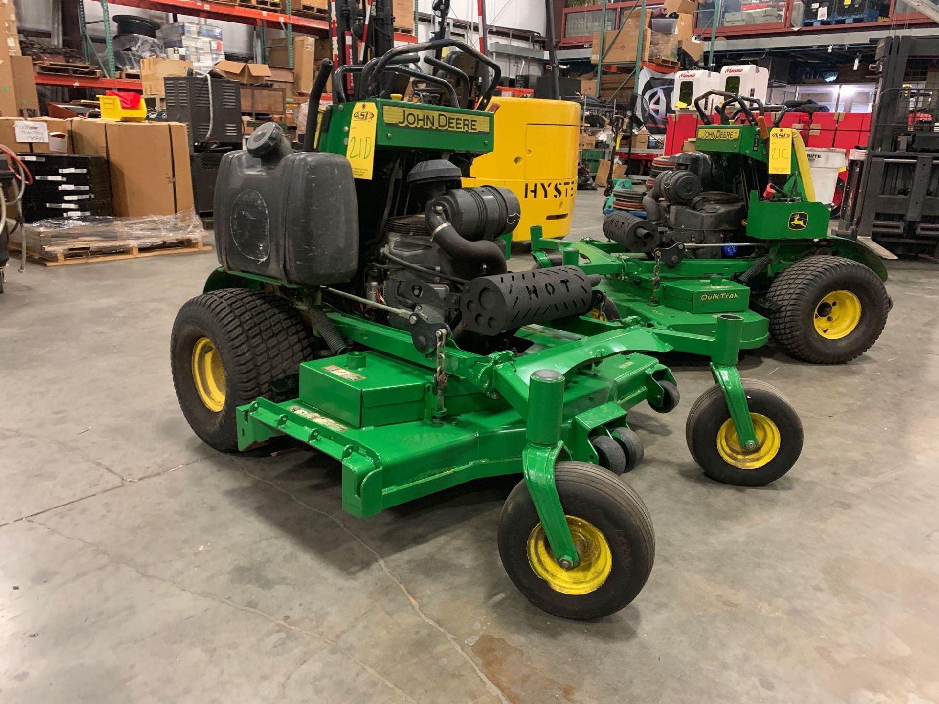 2013 JOHN DEERE 652R QUIK TRAK MOWER, MULCH ON DEMAND