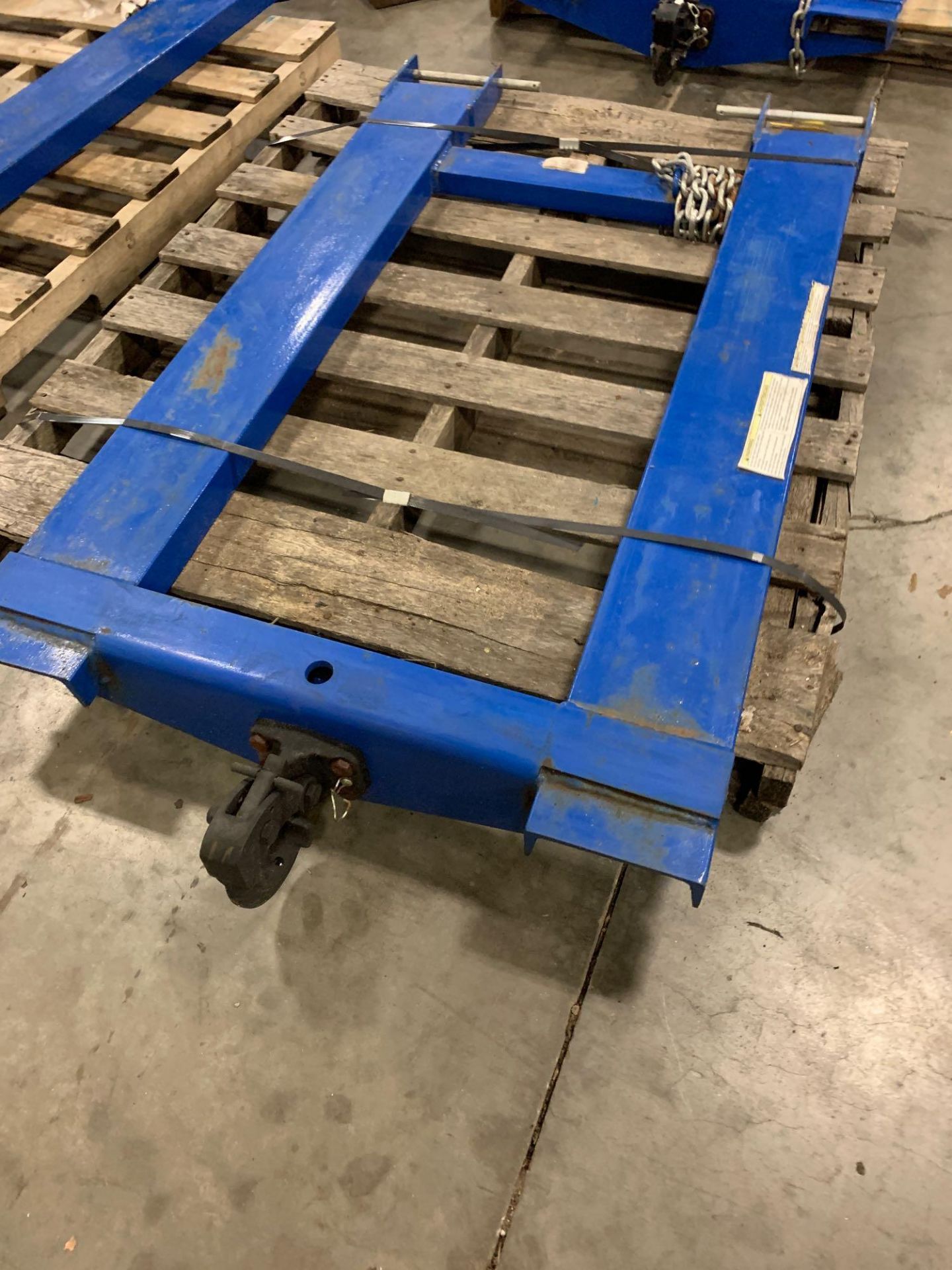 UNUSED VESTIL FORKLIFT ATTACHMENT, HOOK-BASE-44, 4000 LBS CAP. W/ PINTLE HITCH - Image 2 of 2