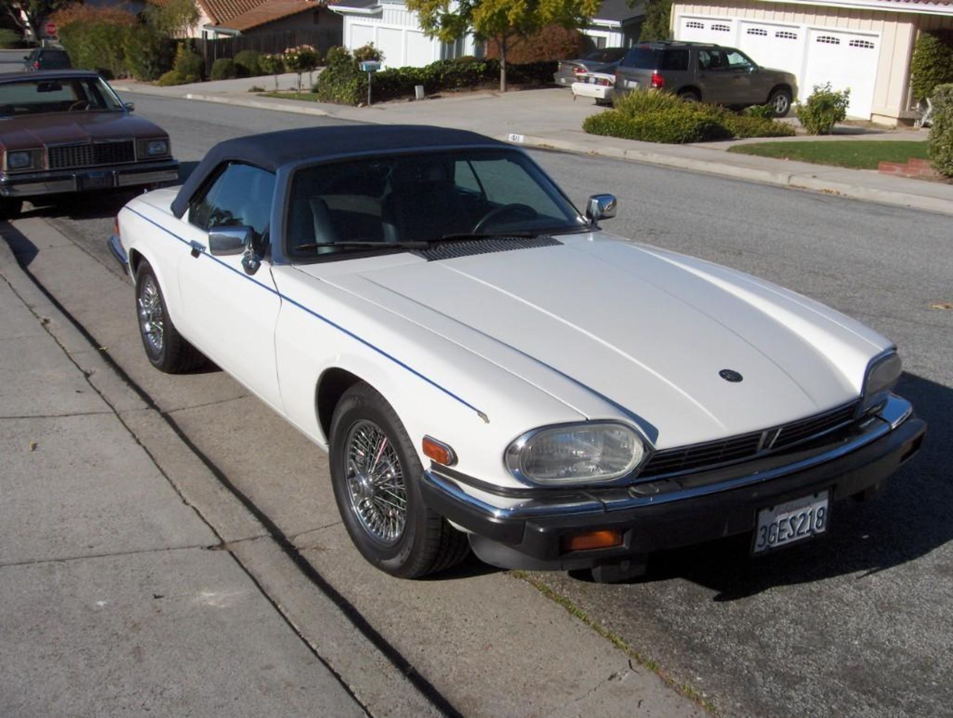 1989 JAGUAR CONVERTIBLE, V12 GASOLINE ENGINE,