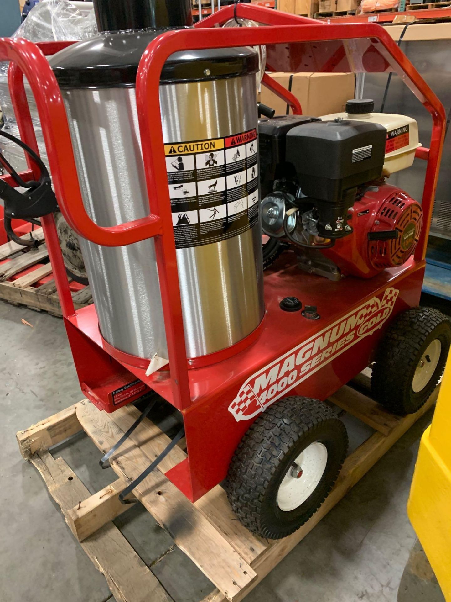 UNUSED 2019 MAGNUM 4000 SERIES HOT WATER PRESSURE WASHER- GAS POWERED WITH DIESEL BURNER - Image 4 of 4