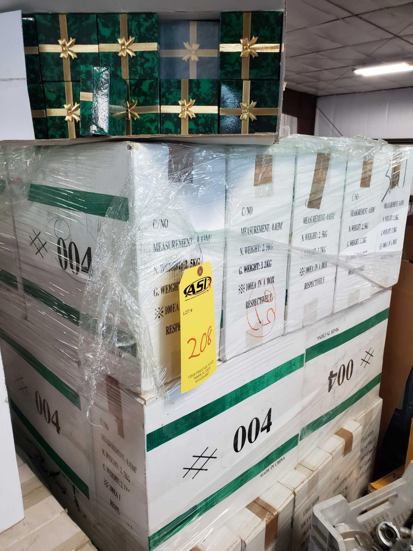 PALLET LOT OF 41 CASES OF 100 BOXES PER CASE 3.5"X3.5"X1.5" GREEN MARBLE PRINT W GOLD RIBBON