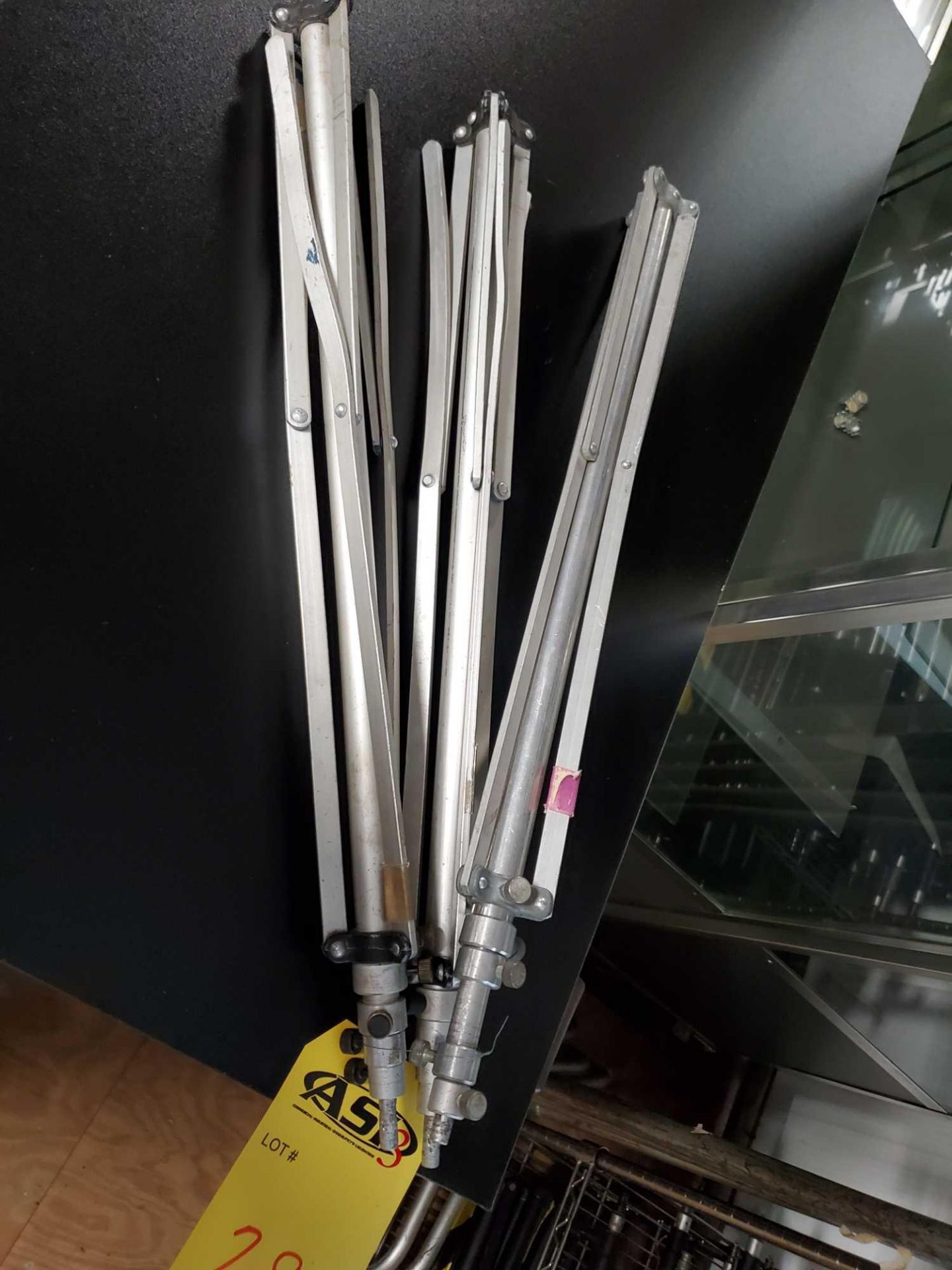 LOT OF 3 PROFESSIONAL LIGHTING TRIPOD STANDS - Image 3 of 3