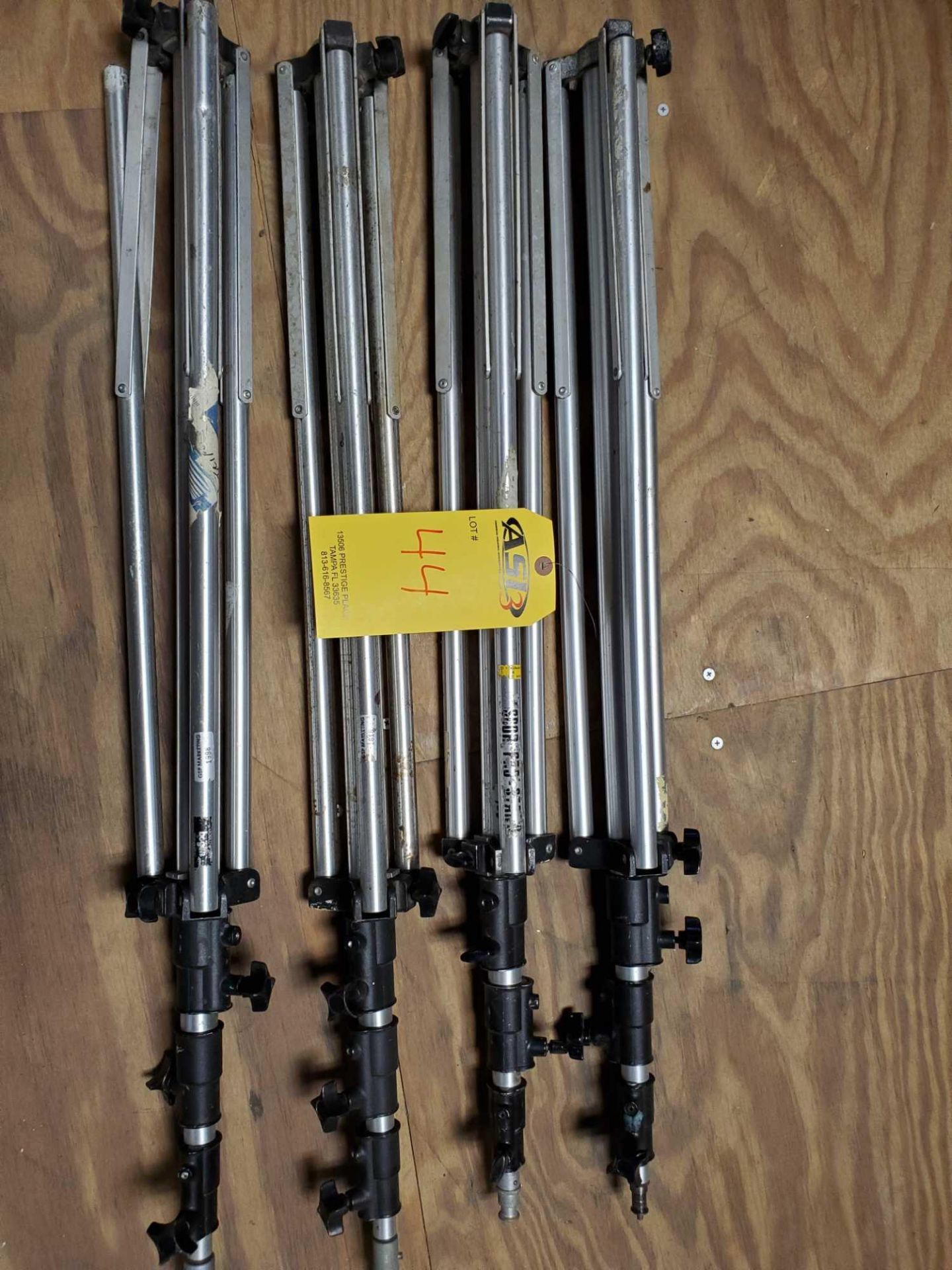 LOT OF 4 MANFROTTO LIGHT STANDS