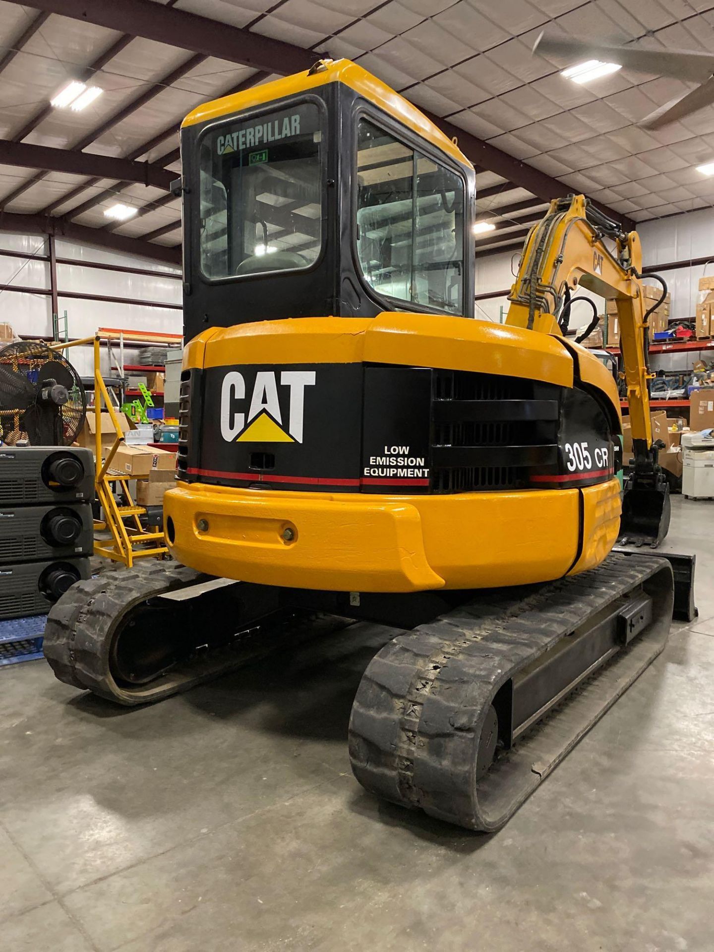 CAT 305CR HYDRAULIC EXCAVATOR, CAT DIESEL ENGINE, BACK FILL BLADE, ENCLOSED CAB - Image 5 of 11