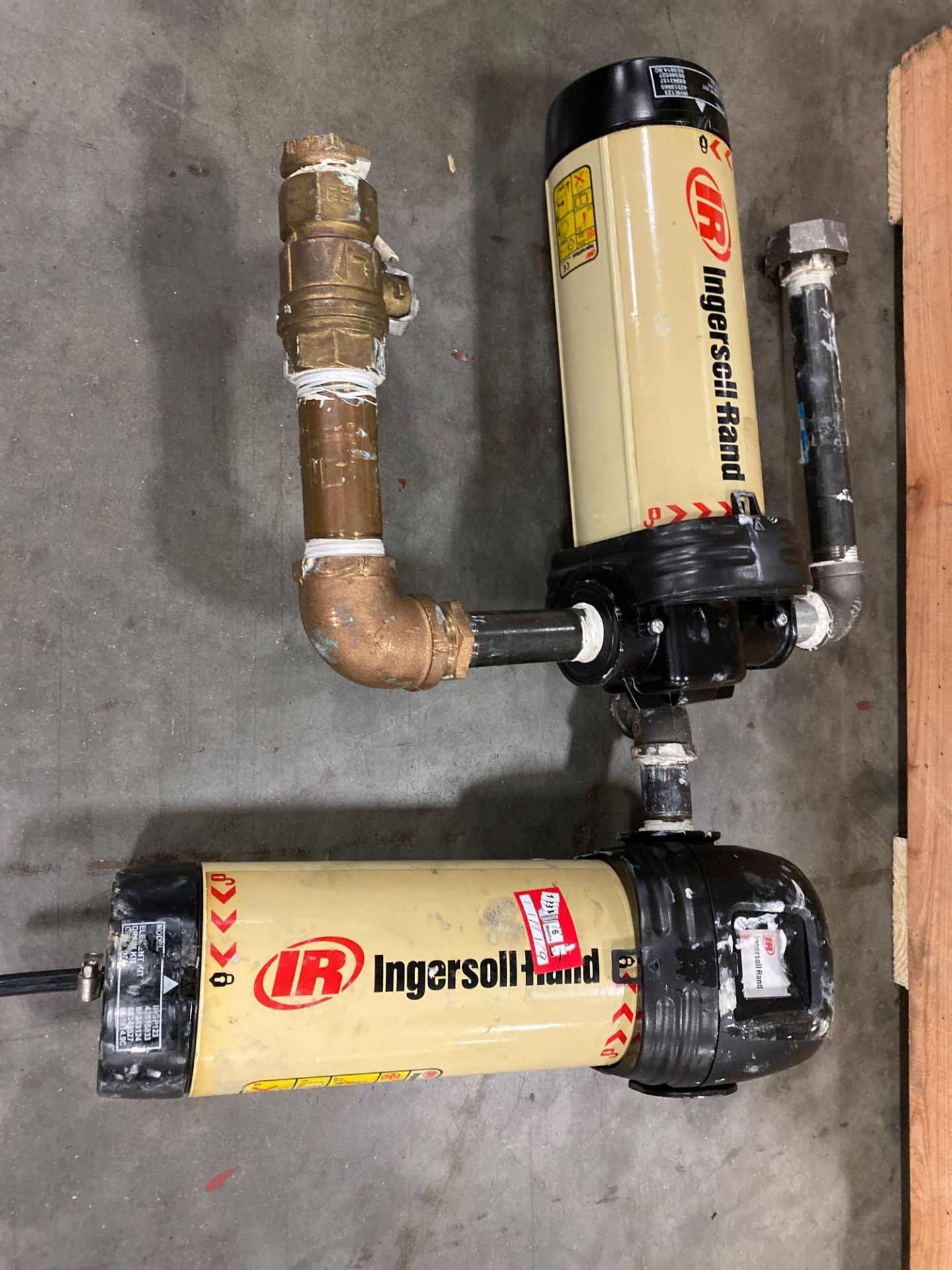 INGERSOLL RAND MDL UNI-15-150-L AIR COMPRESSOR SYSTEM, AIR DRYER, POLYSEP CONDENSATE SEPERATION SYST - Image 5 of 8