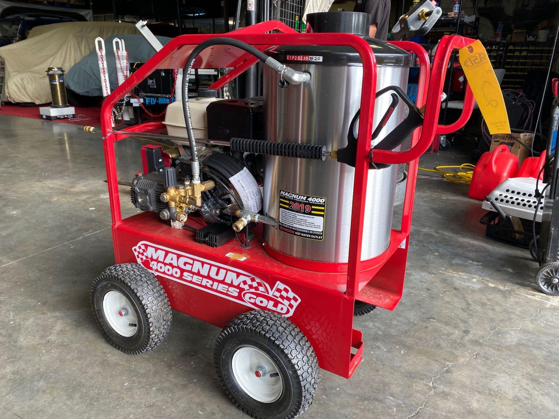 NEW 2019 MAGNUM 4000 PSI HEATED PRESSURE WASHER, ELECTRIC START, GAS POWERED WITH DIESEL BURNER, HOS