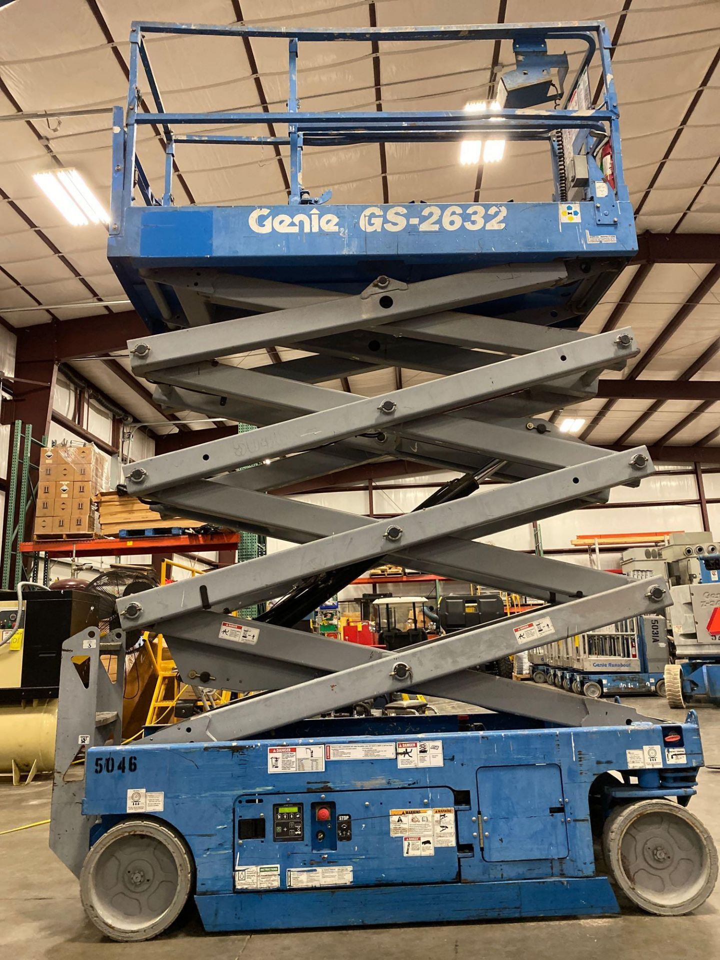 2013 GENIE GS-2632 ELECTRIC SELF PROPELLED SCISSOR LIFT, SLIDE OUT PLATFORM, 26' PLATFORM HEIGHT, 50 - Image 6 of 6