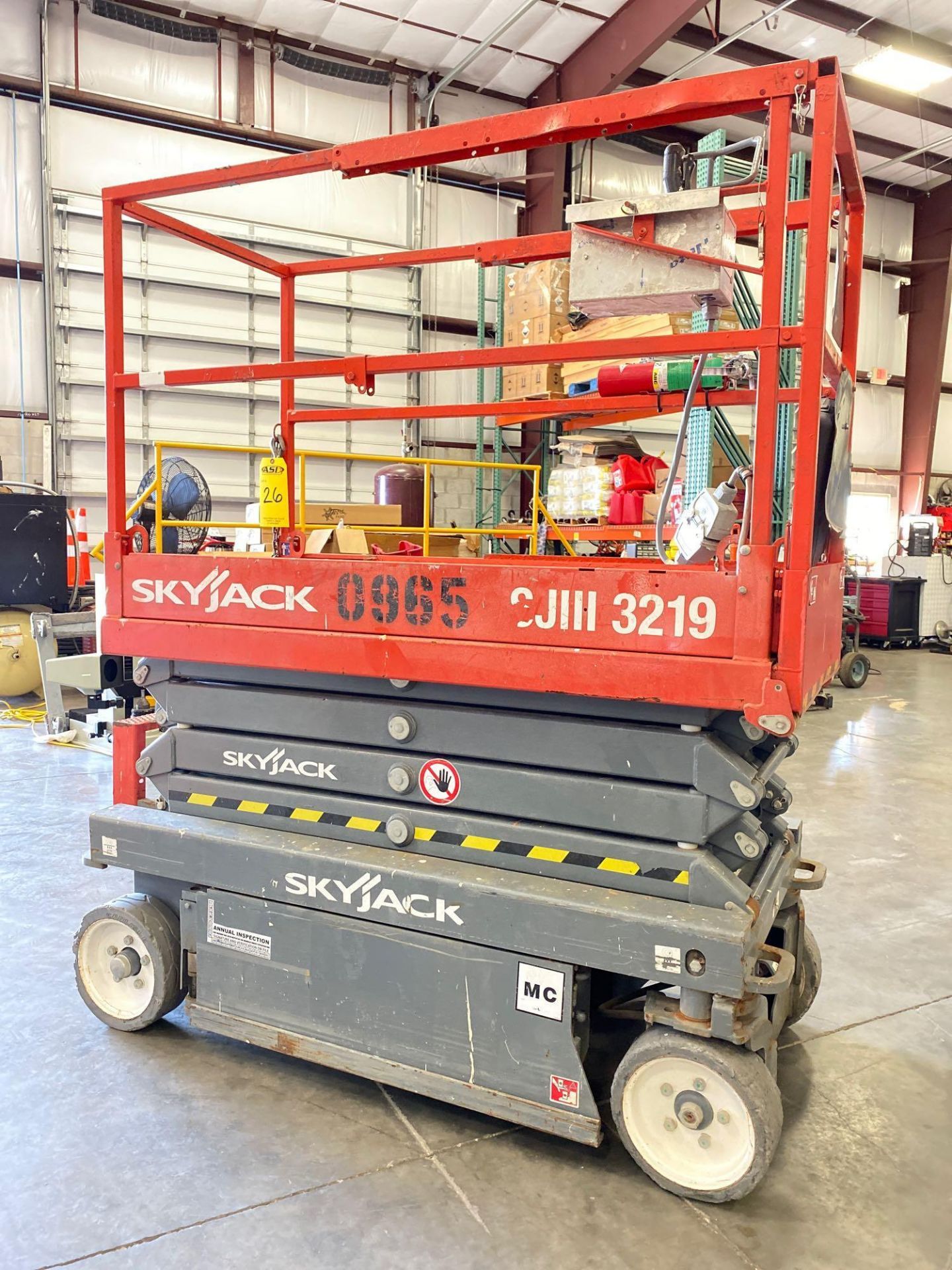 2016 SKYJACK SJIII 3219 ELECTRIC SCISSOR LIFT, SELF PROPELLED, EXTENDABLE PLATFORM, 500 LB CAPACITY, - Image 3 of 6