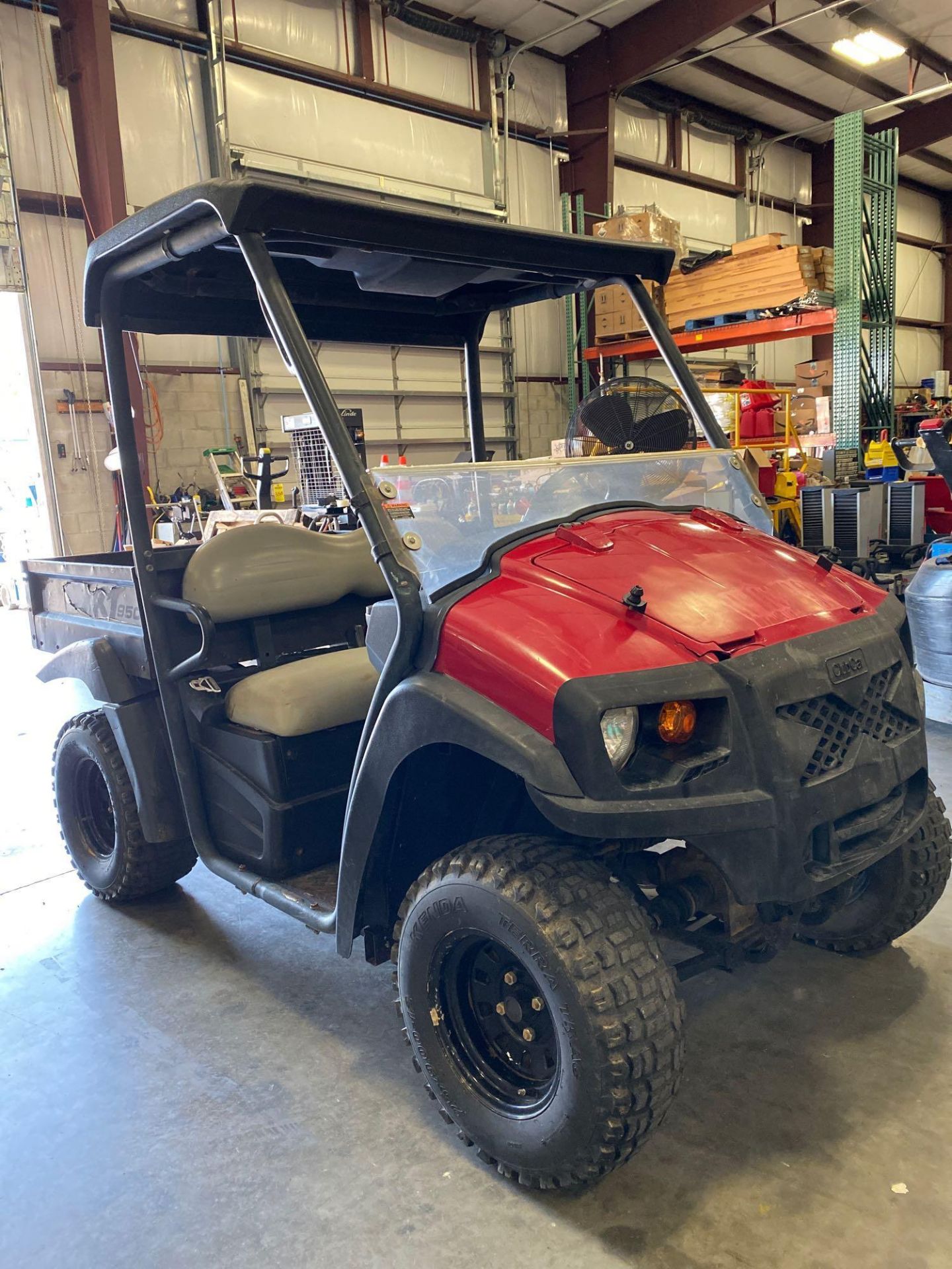 2016 CLUB CAR XRT 4X4 ATV, DUMP BED, RUNS AND DRIVES - Image 2 of 8