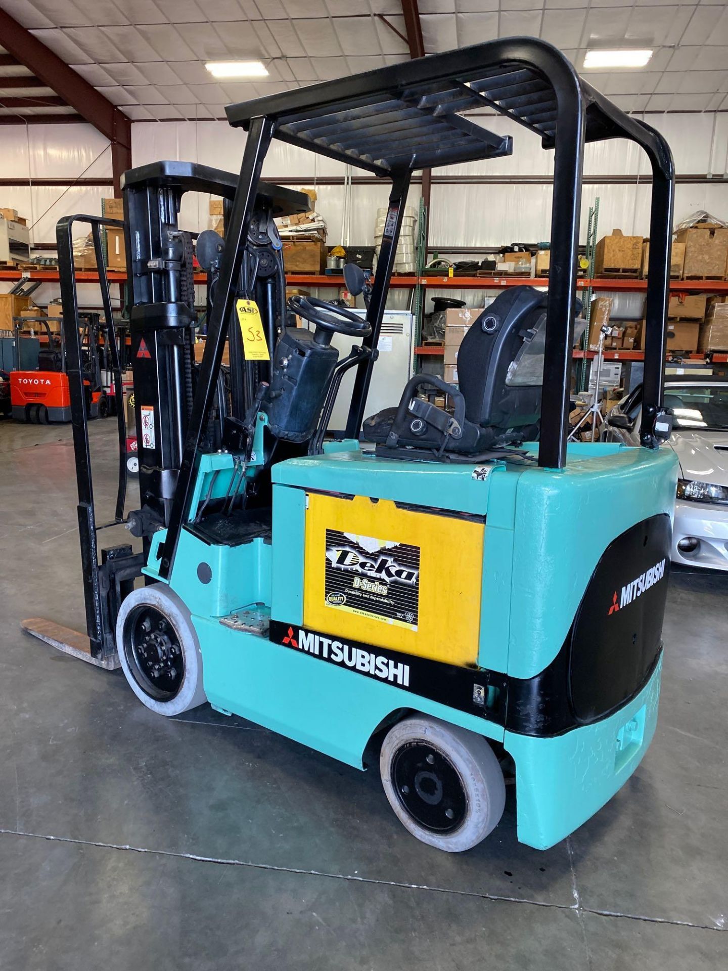 MITSUBISHI FBC20K ELECTRIC FORKLIFT, TILT, SIDSHIFT, NON MARKING TIRES, RUNS AND OPERATES - Image 3 of 10