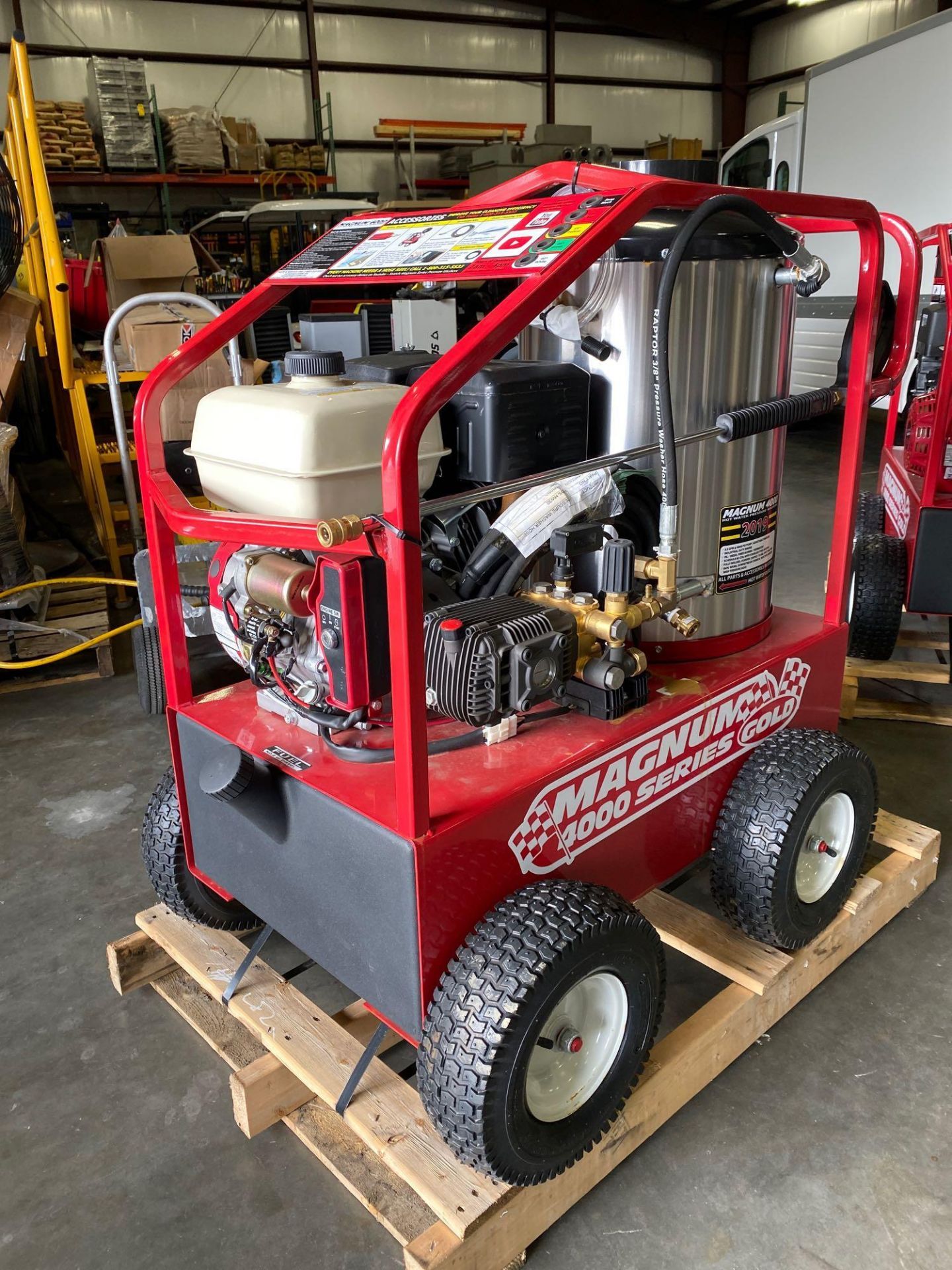 NEW 2019 MAGNUM 4000 PSI HEATED PRESSURE WASHER, ELECTRIC START, GAS POWERED WITH DIESEL BURNER, HOS