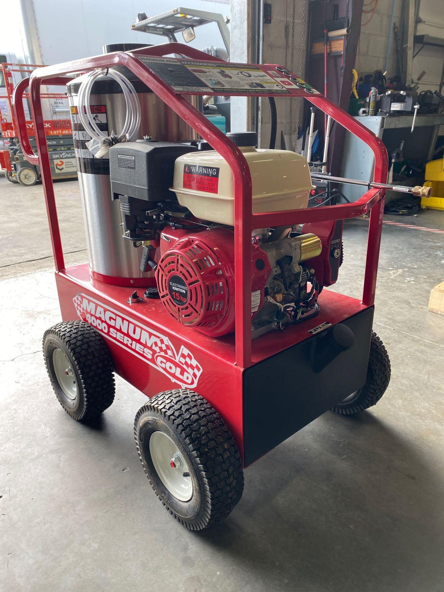 NEW 2019 MAGNUM 4000 PSI HEATED PRESSURE WASHER, ELECTRIC START, GAS POWERED WITH DIESEL BURNER, HOS - Image 3 of 7