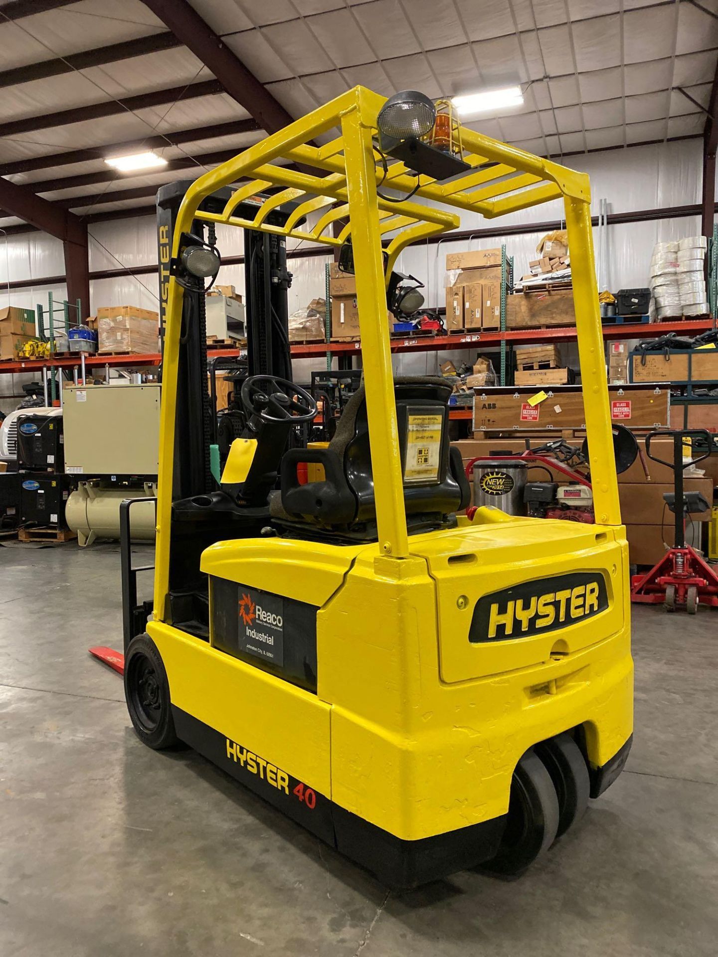 HYSTER J40ZT ELECTRIC FORKLIFT, TILT, SIDESHIFT, CUSHION TIRES, RUNS AND OPERATES - Image 4 of 7