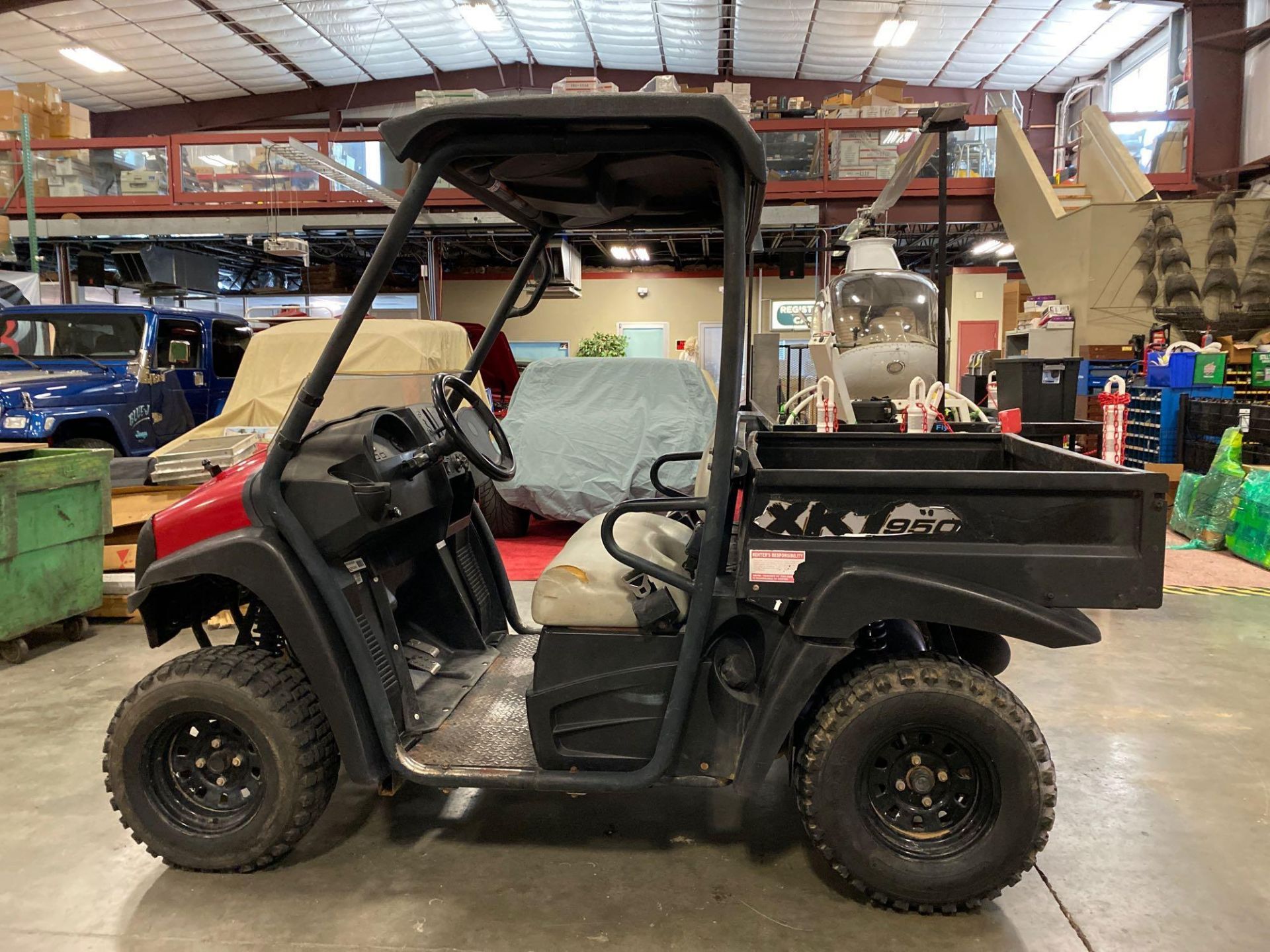 2016 CLUB CAR XRT 4X4 ATV, DUMP BED, RUNS AND DRIVES - Image 4 of 8