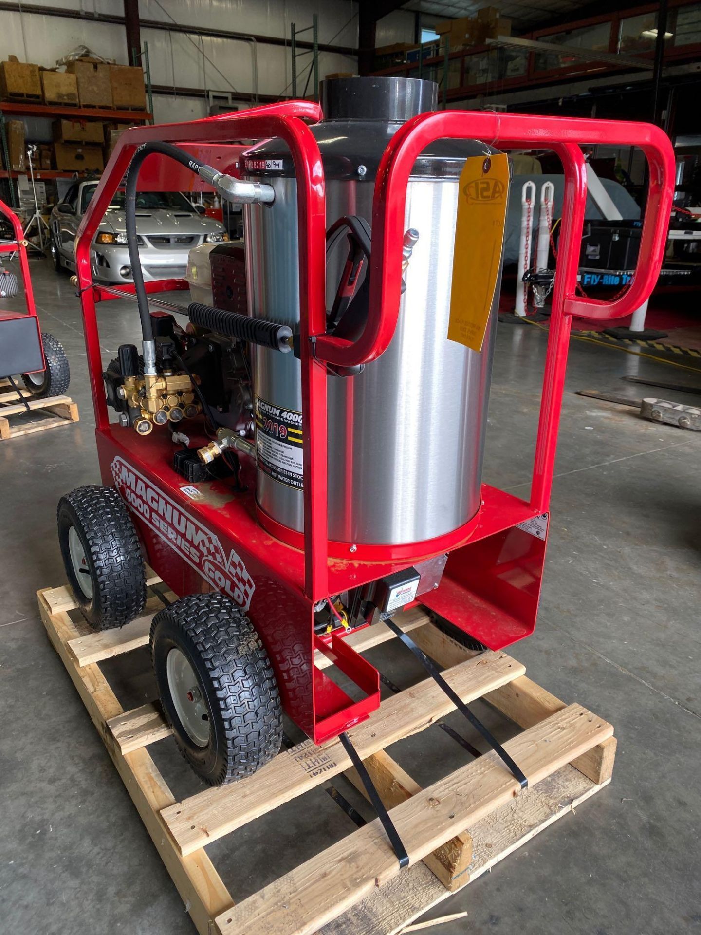 NEW 2019 MAGNUM 4000 PSI HEATED PRESSURE WASHER, ELECTRIC START, GAS POWERED WITH DIESEL BURNER, HOS - Image 5 of 6