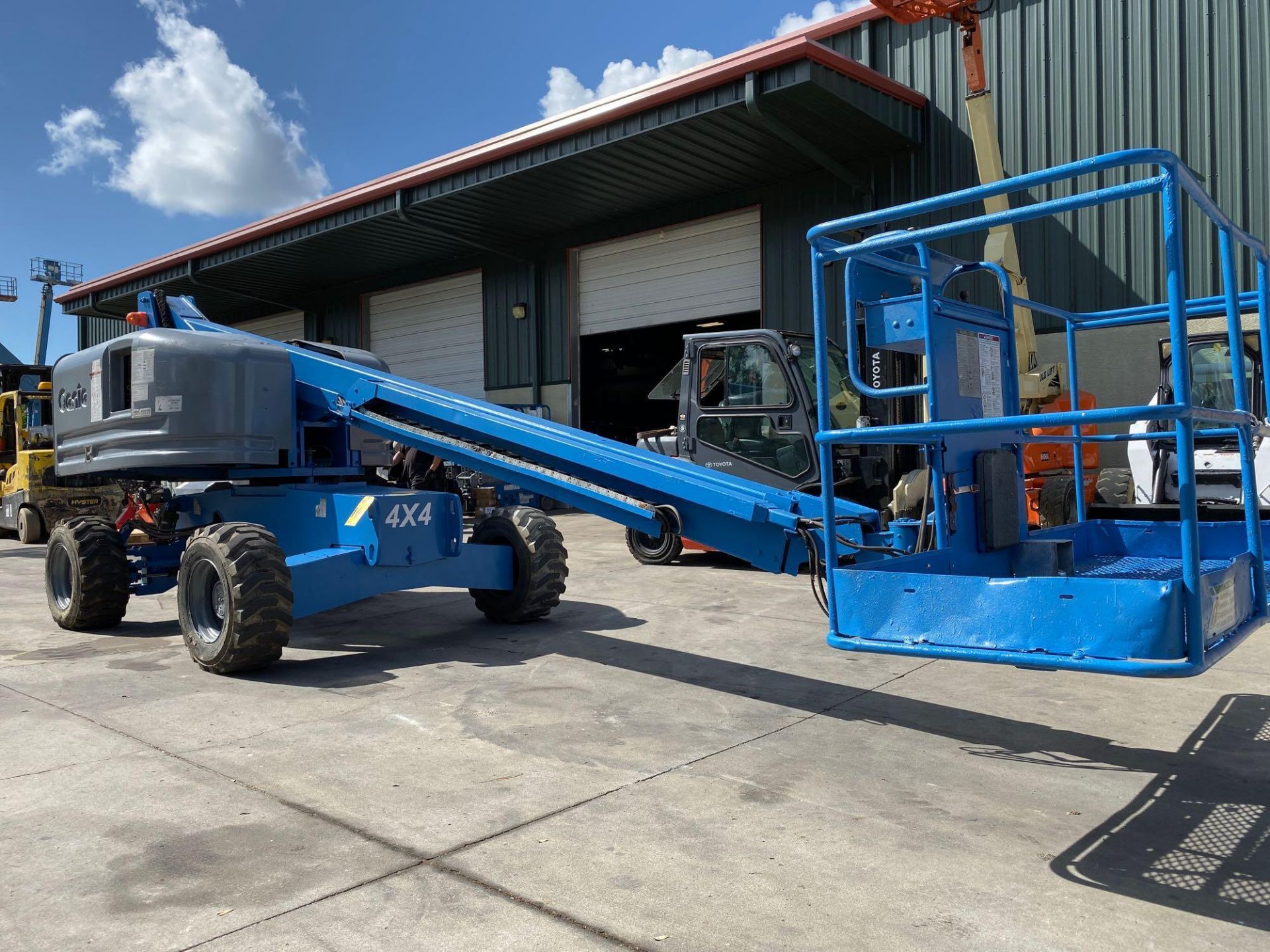 GENIE S-40 DIESEL 4 x 4 BOOM LIFT, 40' PLATFORM HEIGHT, RUNS & OPERATES