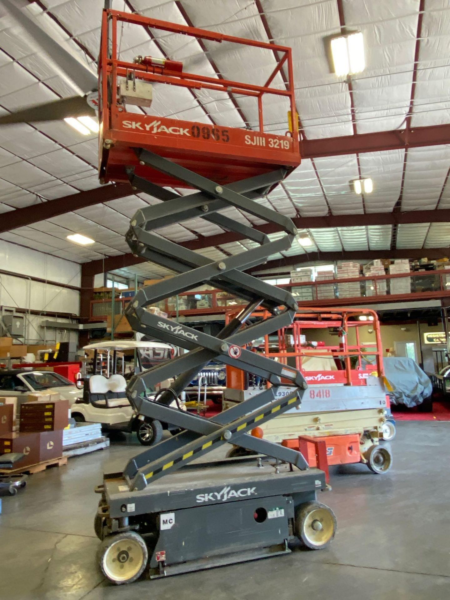 2016 SKYJACK SJIII 3219 ELECTRIC SCISSOR LIFT, SELF PROPELLED, EXTENDABLE PLATFORM, 500 LB CAPACITY, - Image 6 of 6