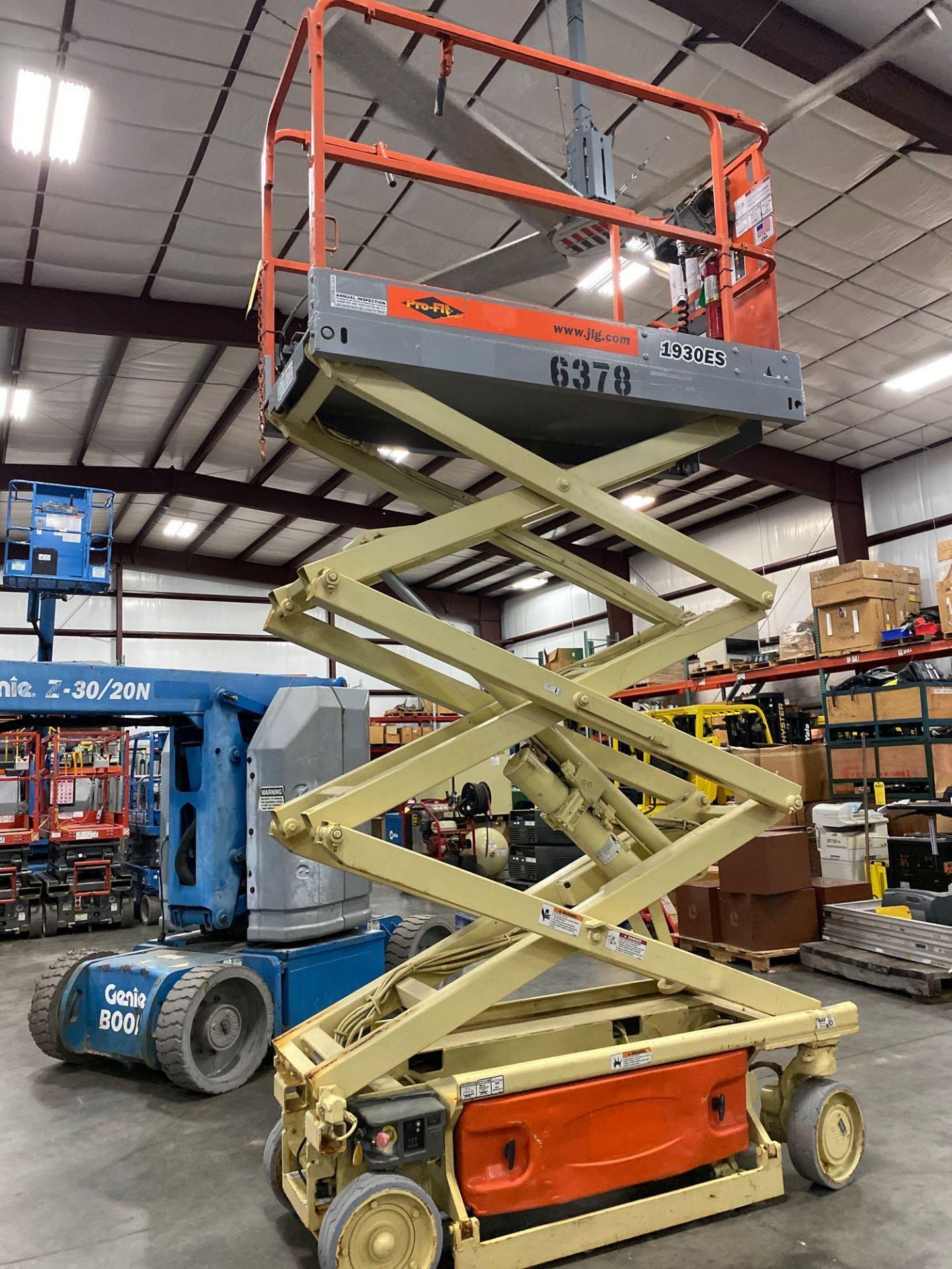 JLG 1930ES PRO-FIT SERIES ELECTRIC SCISSOR LIFT, SELF PROPELLED, 19' PLATFORM HEIGHT, SLIDE OUT PLAT - Image 8 of 8