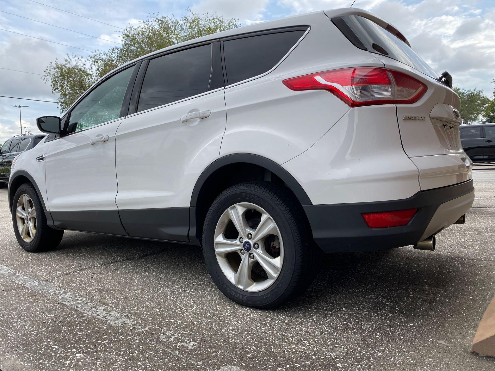 2015 FORD ESCAPE SUV, 4WD, ECO BOOST, RUNS AND DRIVES - Image 4 of 8