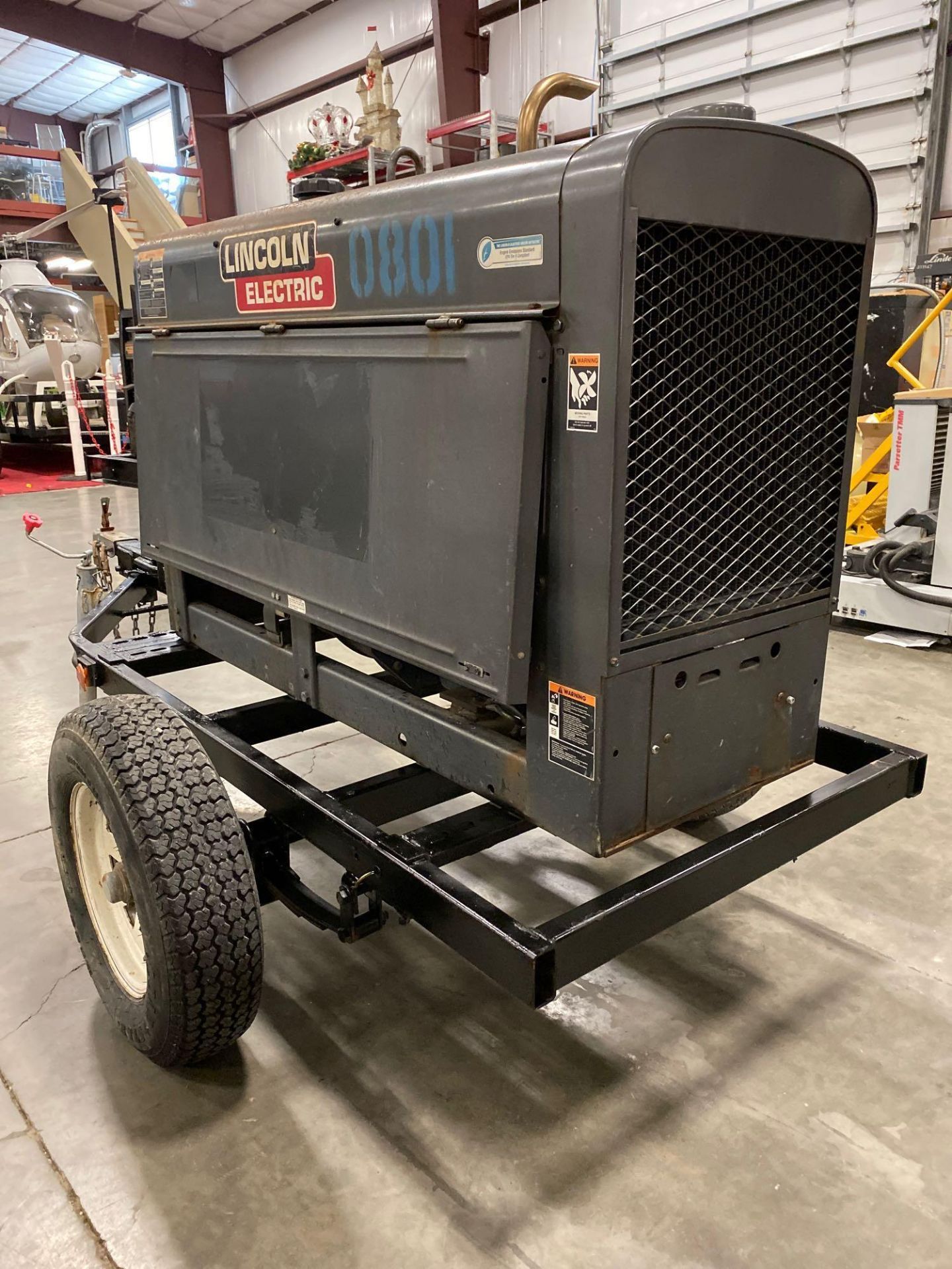 2014 LINCOLN ELECTRIC CLASSIC 300 HE WELDER/GENERATOR, TRAILER MOUNTED, KUBOTA DIESEL, RUNS AND OPER - Image 5 of 7