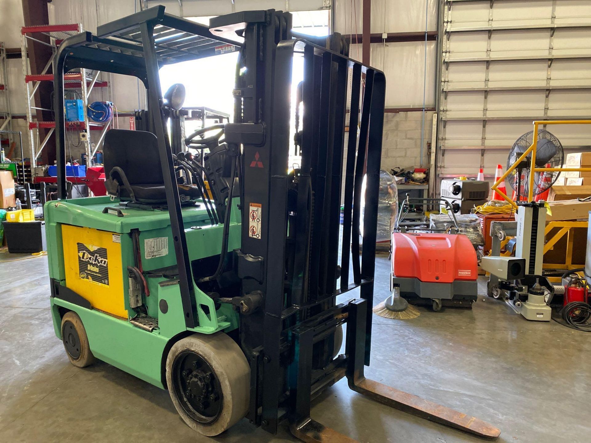 MITSUBISHI FBC20K ELECTRIC FORKLIFT, TILT, SIDSHIFT, NON MARKING TIRES, RUNS AND OPERATES