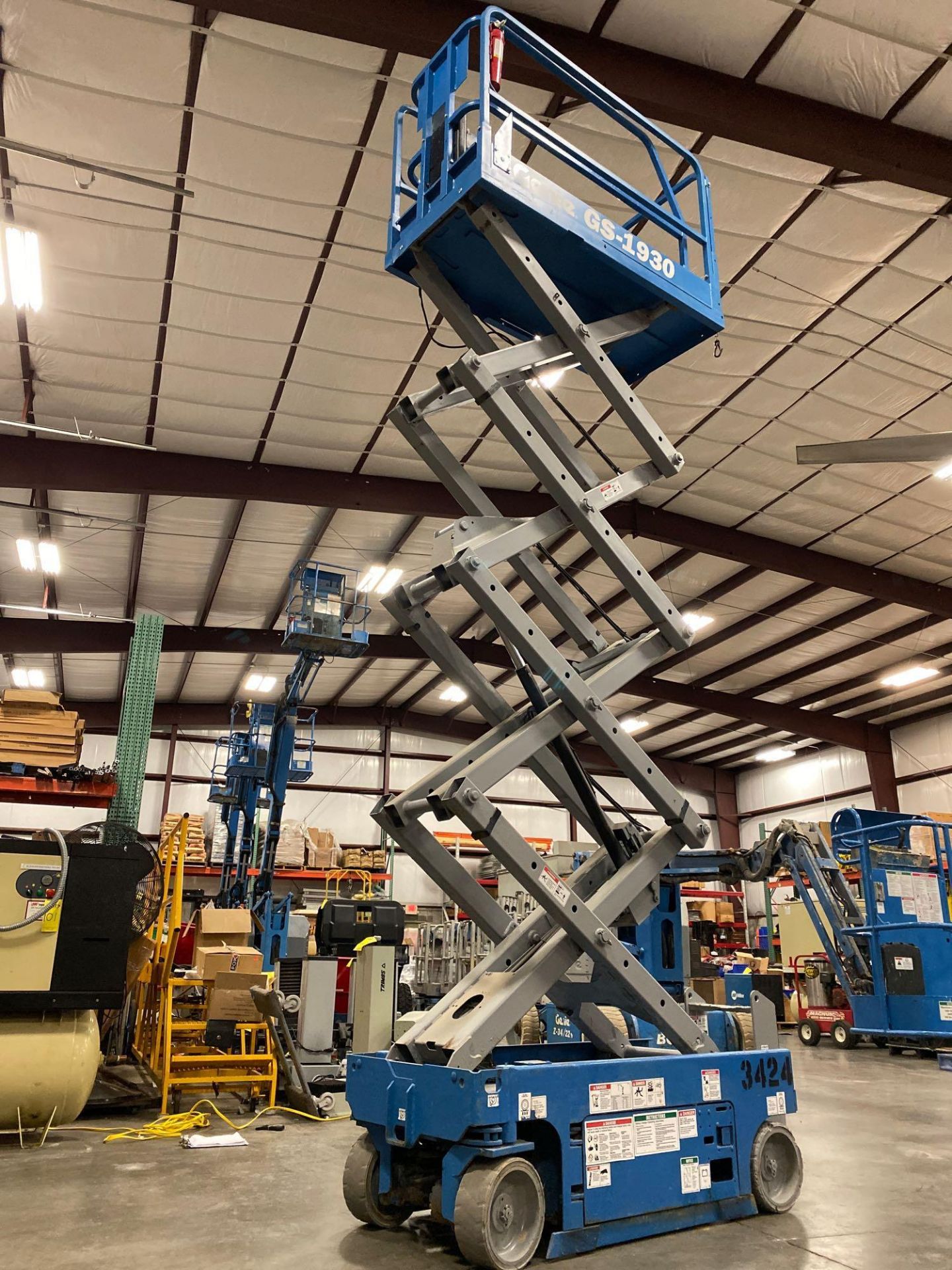 GENIE GS-1930 ELECTRIC SELF PROPELLED SCISSOR LIFT, 19' PLATFORM HEIGHT, SLIDE OUT PLATFORM - Image 12 of 12