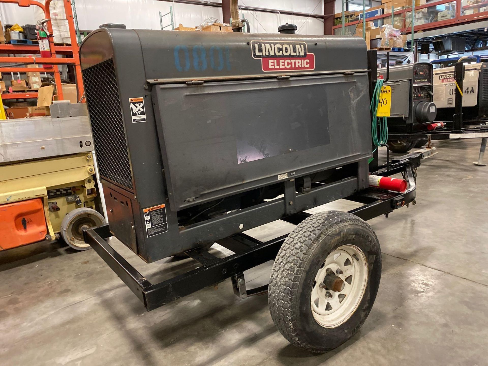 2014 LINCOLN ELECTRIC CLASSIC 300 HE WELDER/GENERATOR, TRAILER MOUNTED, KUBOTA DIESEL, RUNS AND OPER - Image 4 of 7