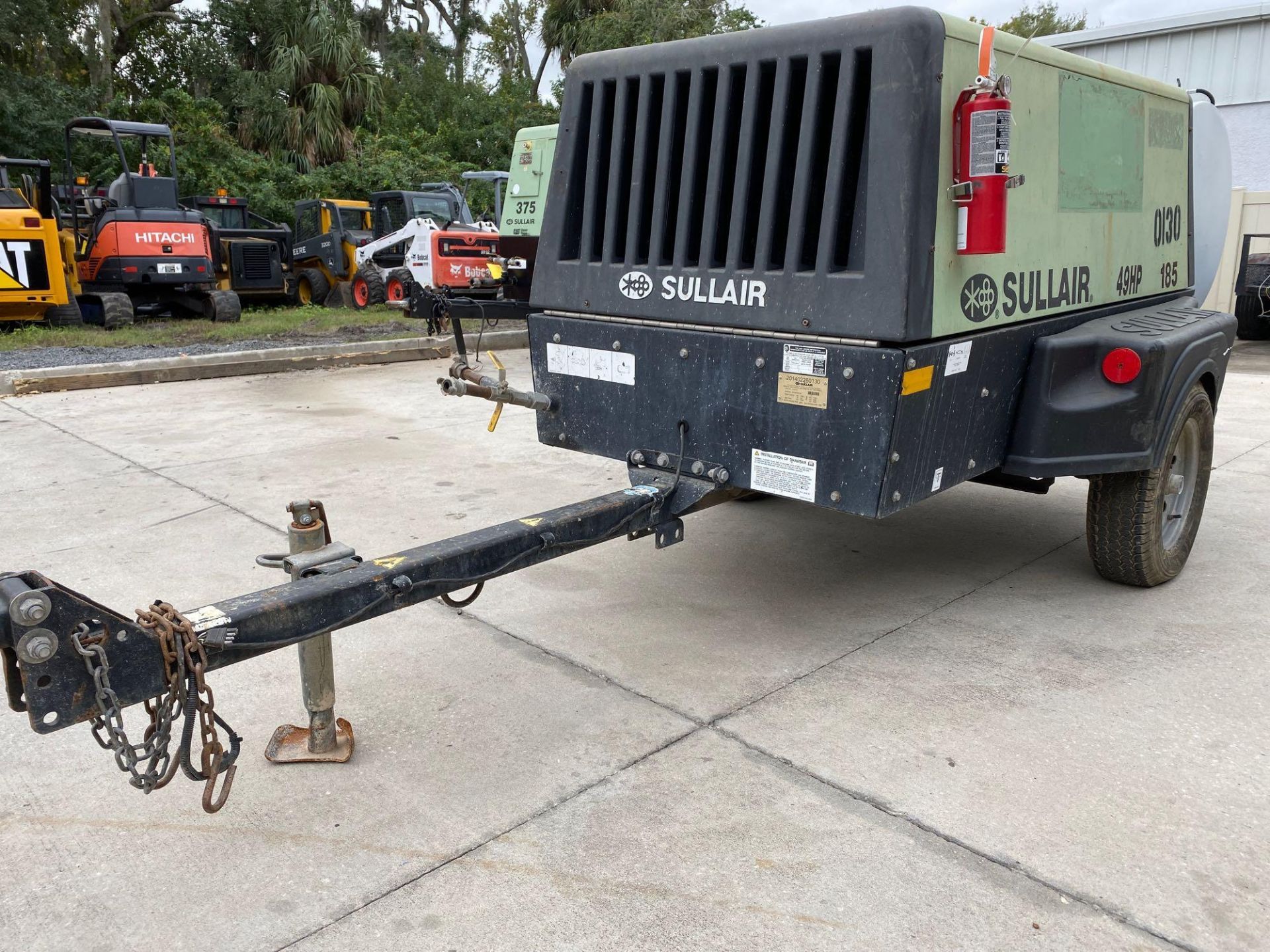 SULLAIR 185 TRAILER MOUNTED AIR COMPRESSOR, TURNS OVER, WOULDN'T START, 49 HP - Image 3 of 12