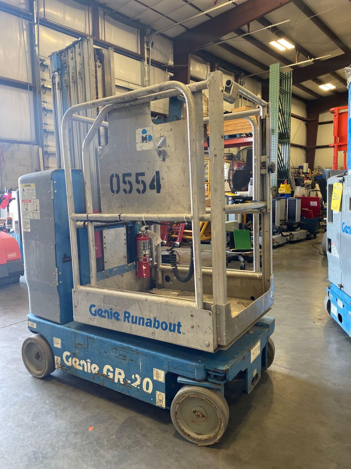 2014 GENIE GR-20 RUNABOUT ELECTRIC MAN LIFT, SELF PROPELLED, 20' PLATFORM HEIGHT, RUNS AND OPERATES - Image 9 of 12