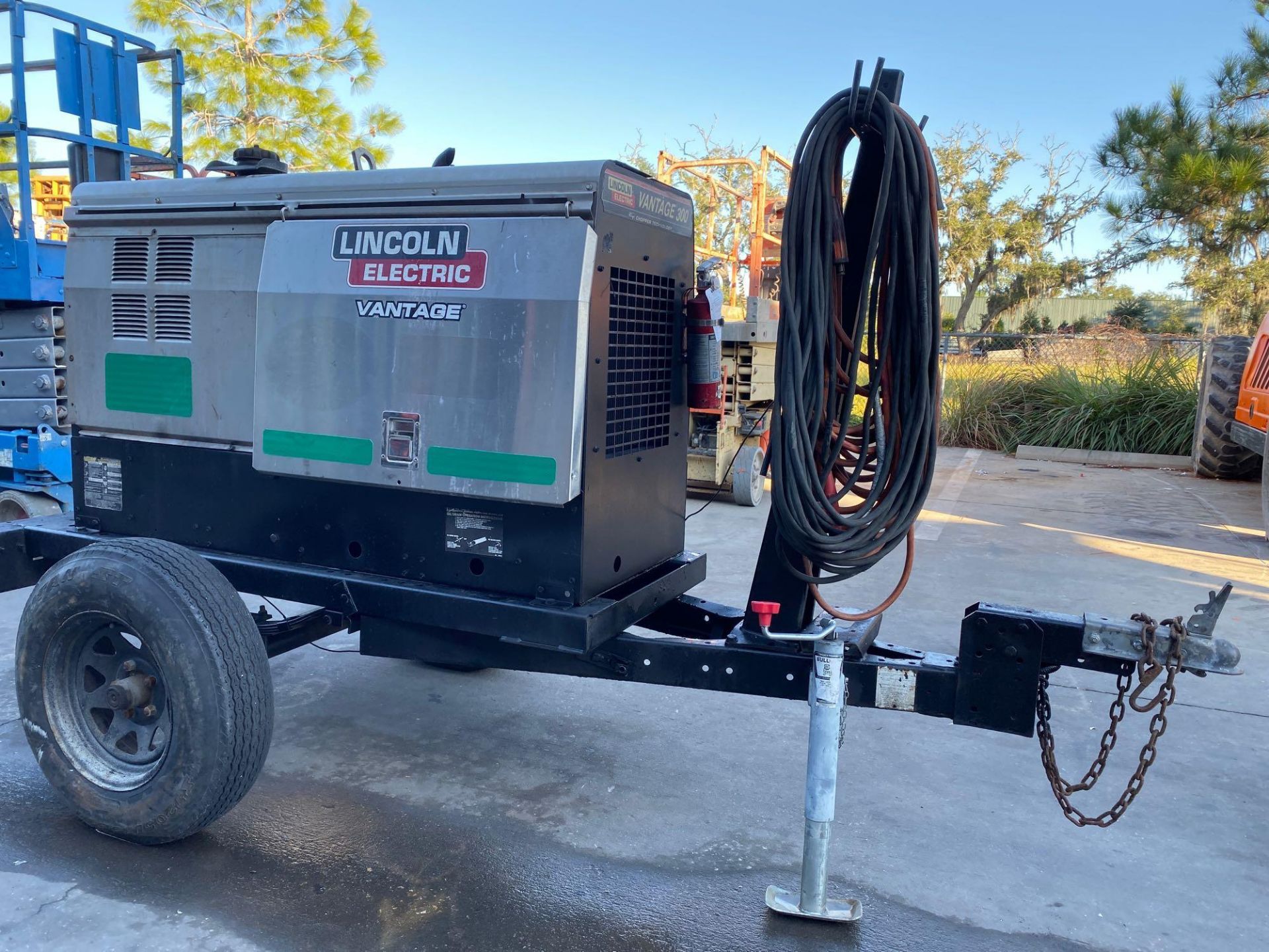 LINCOLN ELECTRIC VANTAGE 300 TRAILER MOUNTED DIESEL WELDER, RUNS AND OPERATES