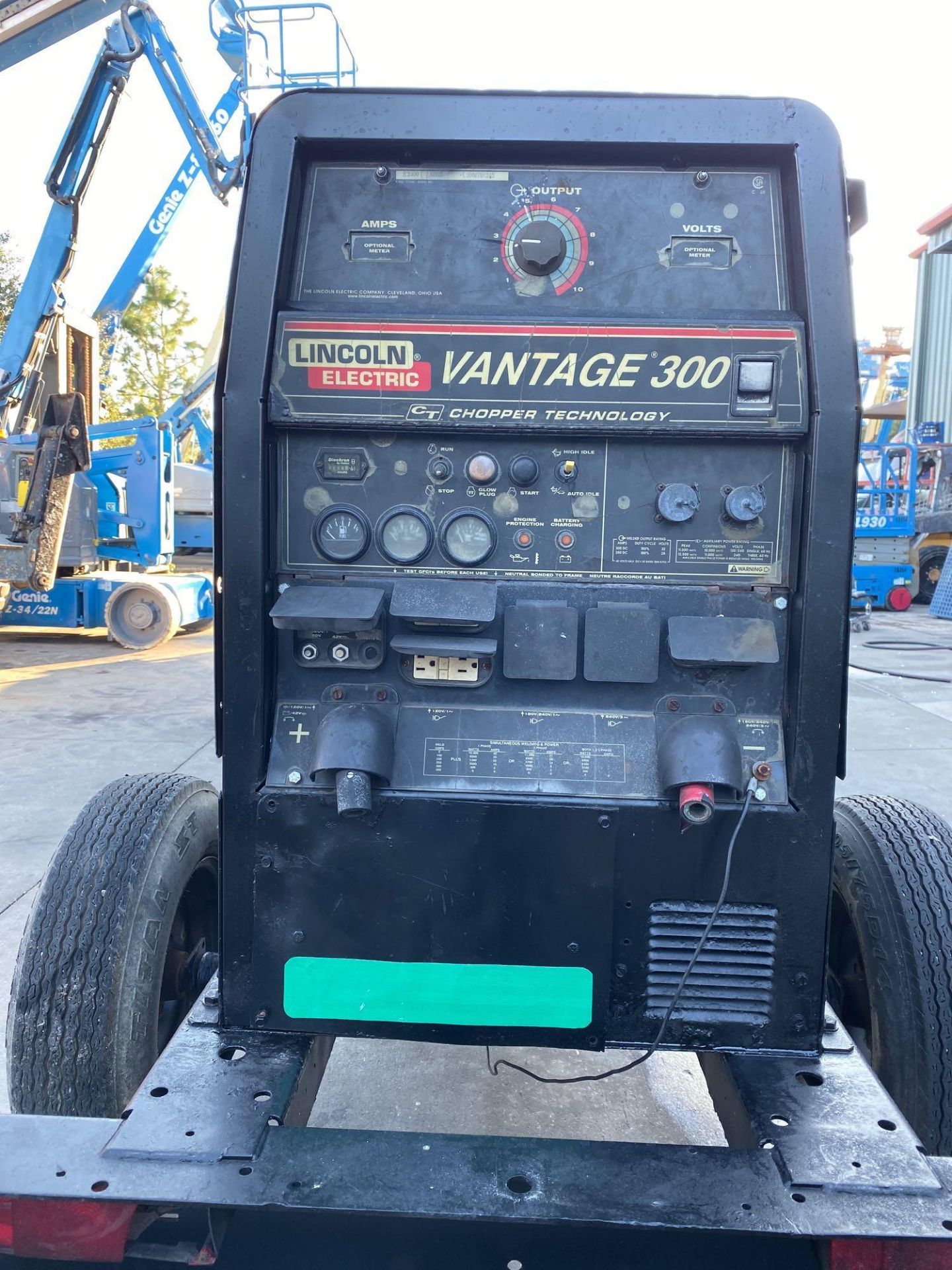 LINCOLN ELECTRIC VANTAGE 300 TRAILER MOUNTED DIESEL WELDER, RUNS AND OPERATES - Image 5 of 5