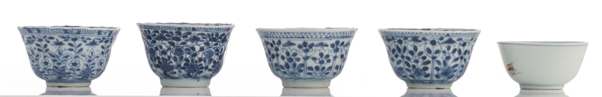 A lot of various Chinese blue and white table ware, 18th - 19thC, H 4 - 20,5 - ø 11 - 12,5 cm - Bild 13 aus 28