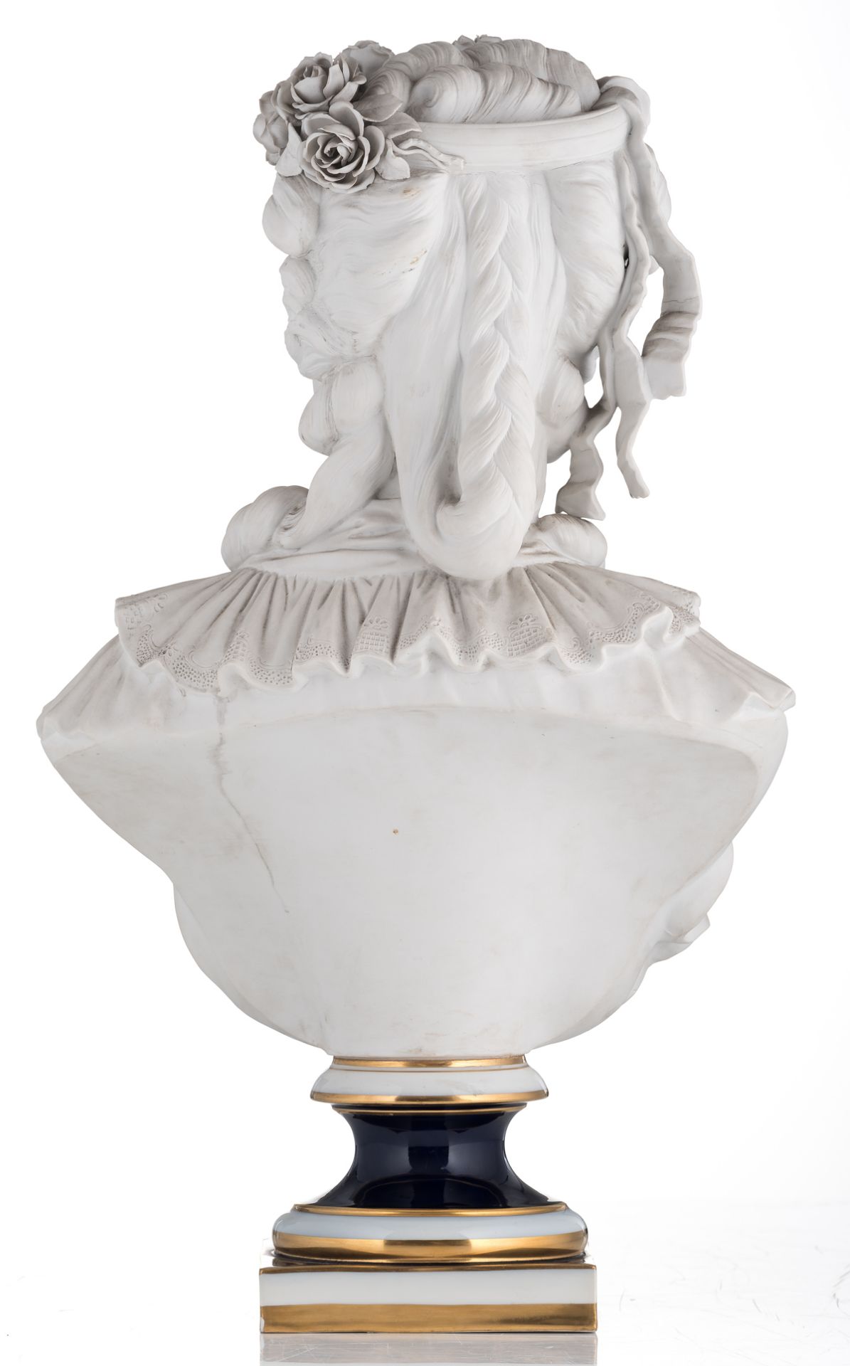A bust of Marie Antoinette, biscuit, on a partly gilt porcelain base, marked Sèvres, H 63 cm - Bild 3 aus 7