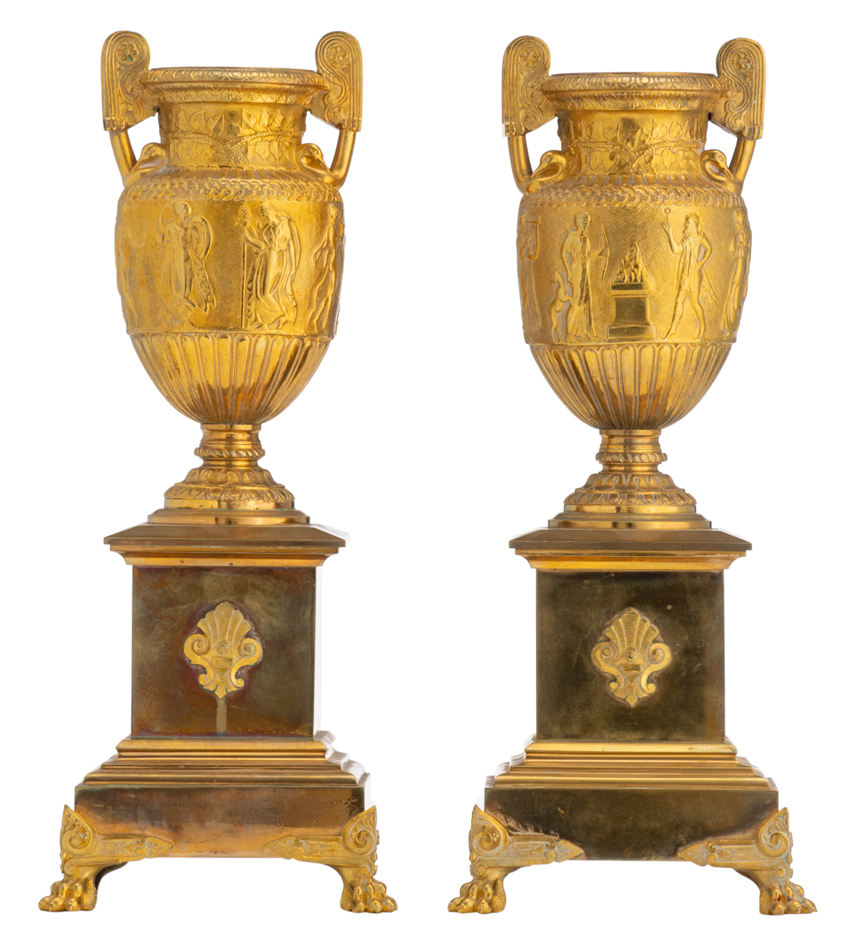 A pair of gilt, patinated and polished bronze Medici vases, on their ditto base, H 29,5 cm