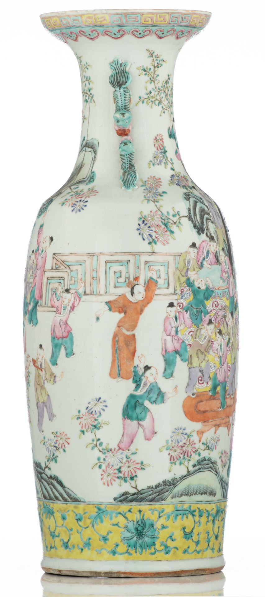 A Chinese polychrome vase, decorated with an animated scene, 19thC, H 61,5 cm - Bild 2 aus 6