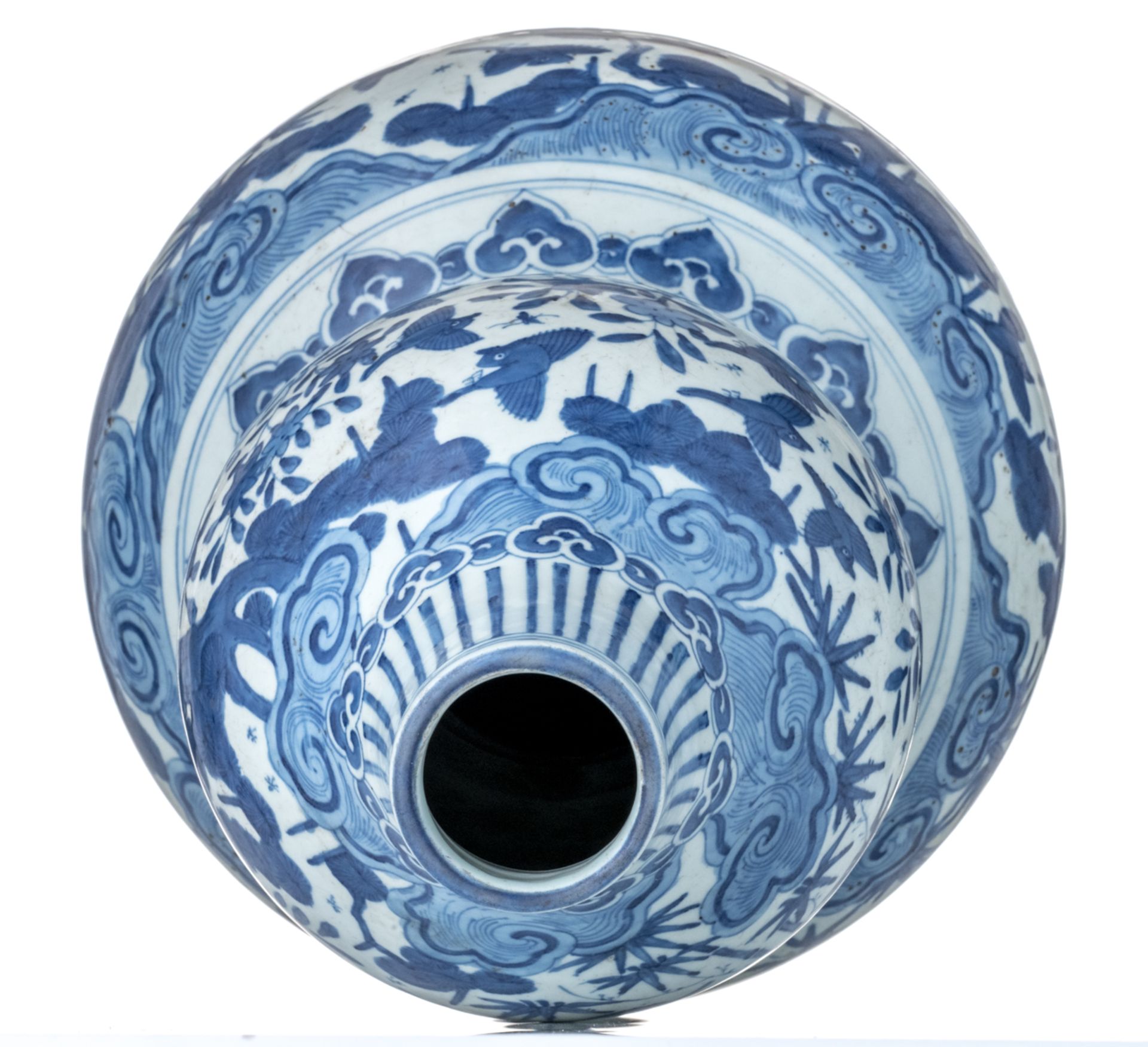 A Chinese blue and white double gourd vase, decorated with birds, wandering between the three friend - Bild 5 aus 6