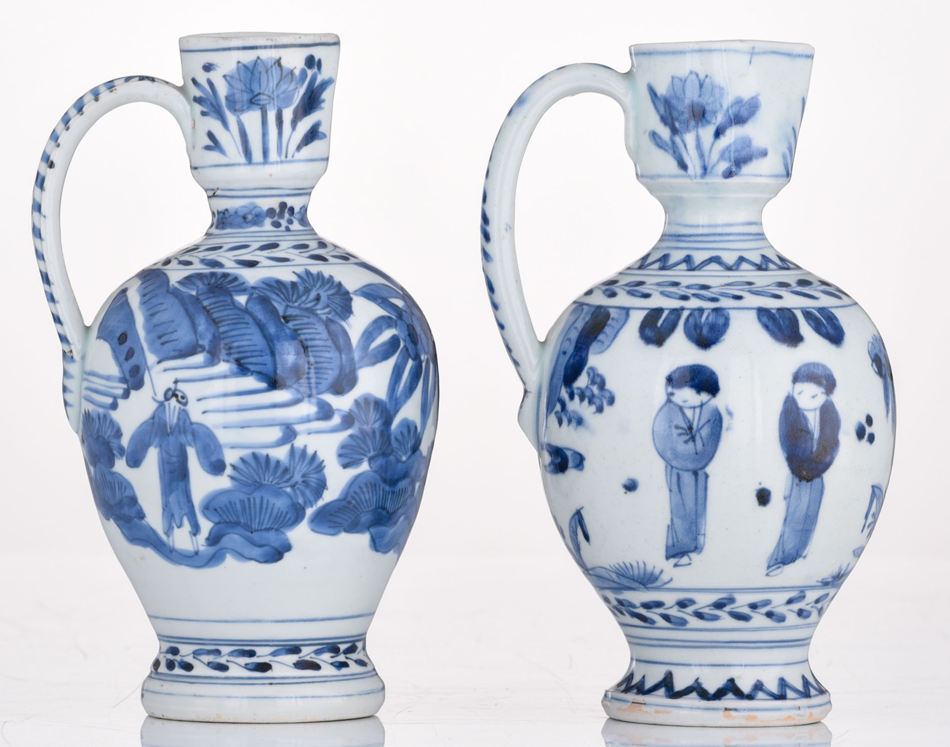 Two Japanese blue and white Arita jugs, Edo and period, H 22,5 cm - Image 3 of 6