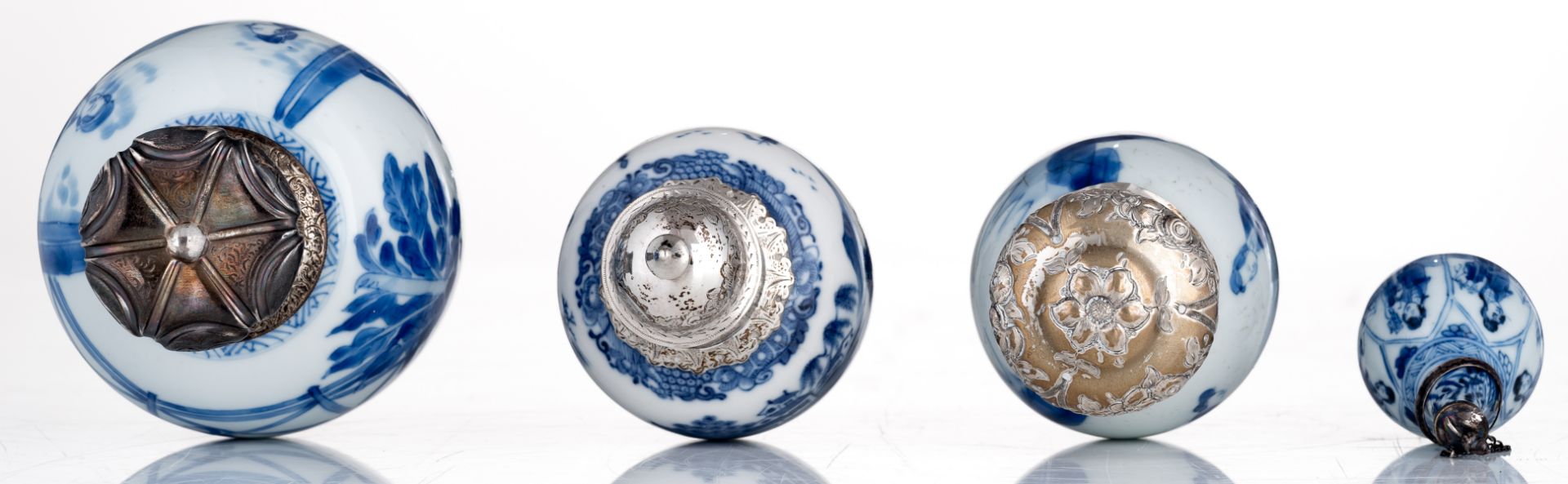 A lot of four small Chinese porcelain blue and white vases with silver mounts, three decorated with - Image 5 of 6