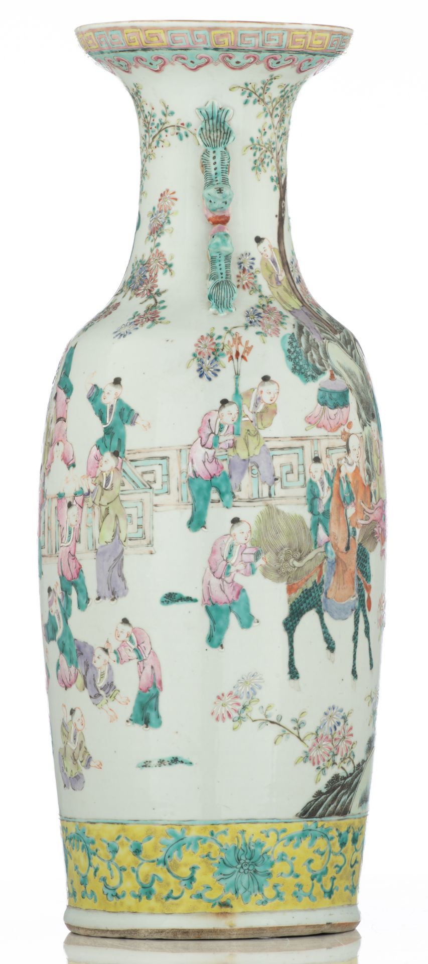 A Chinese polychrome vase, decorated with an animated scene, 19thC, H 61,5 cm - Bild 4 aus 6