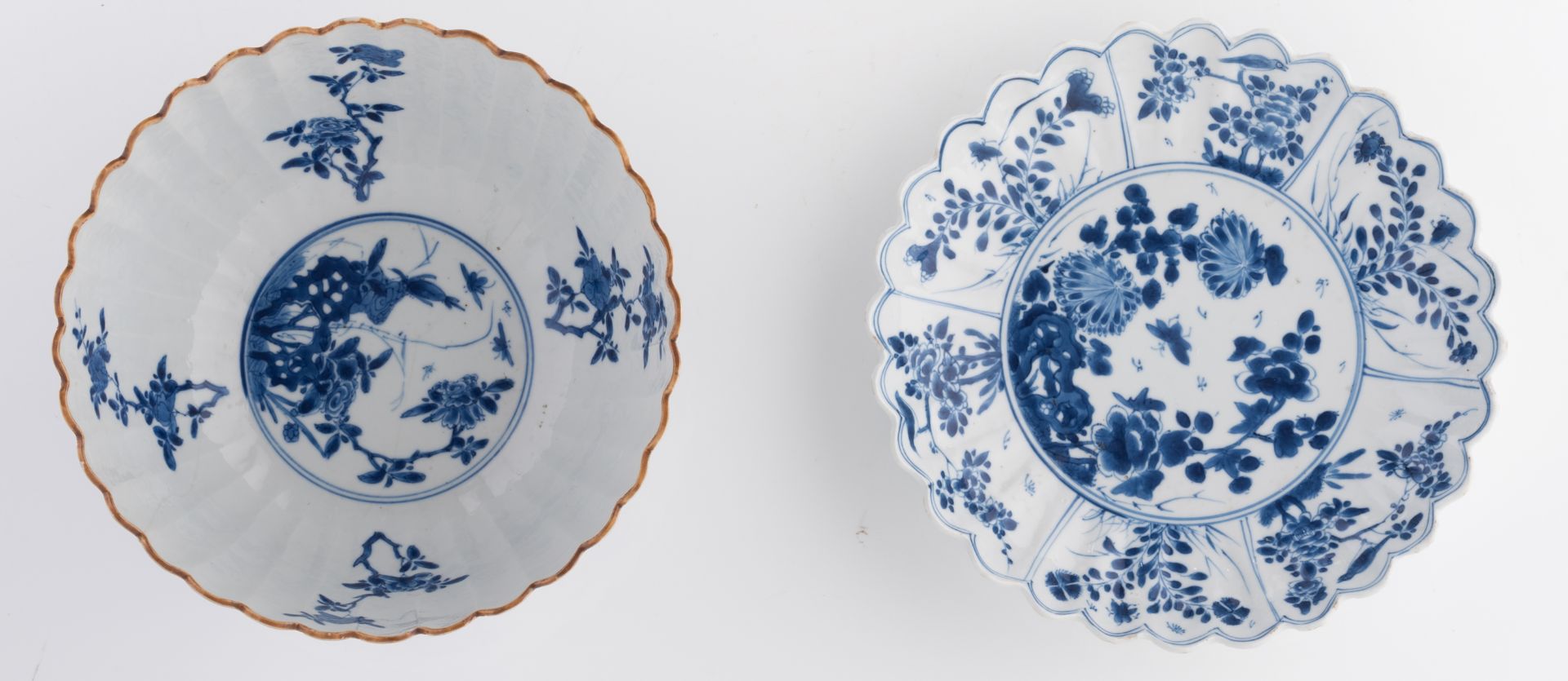 A Chinese blue and white deep fluted bowl and saucer with fluted rim, decorated with panels, filled - Bild 6 aus 8