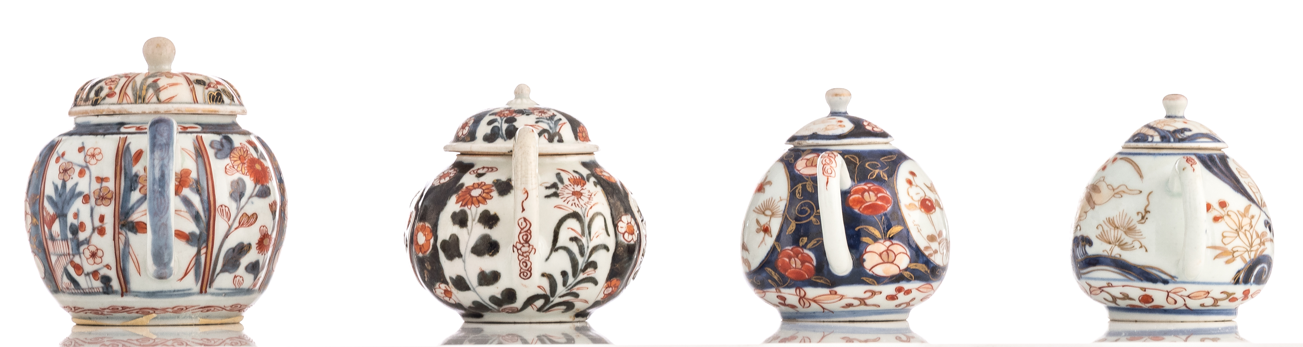 A lot of various Japanese Arita Imari porcelain tea pots, 18thC, H 7,8 - 12 cm - Image 4 of 12