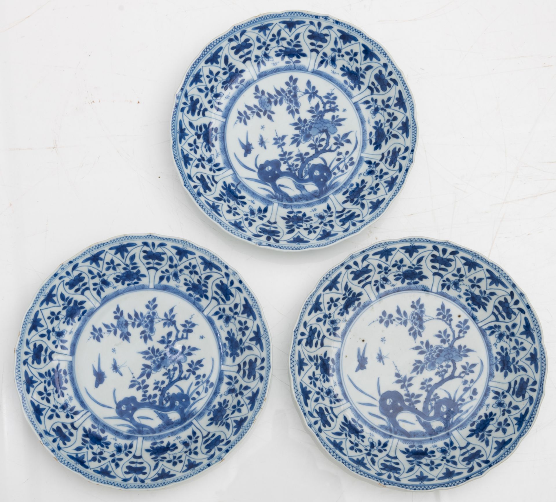 A lot of six Chinese porcelain blue and white saucers, decorated in the centre with rocks and peony - Image 4 of 5